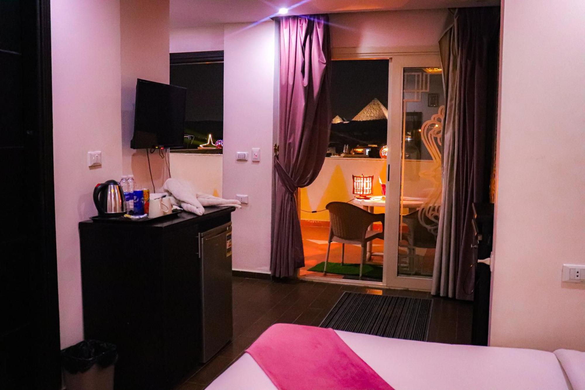 Golden Pyramids Hotel 3*