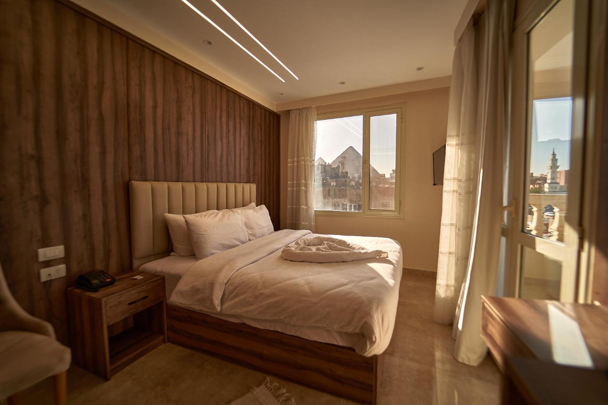 The Palace Pyramids 3*