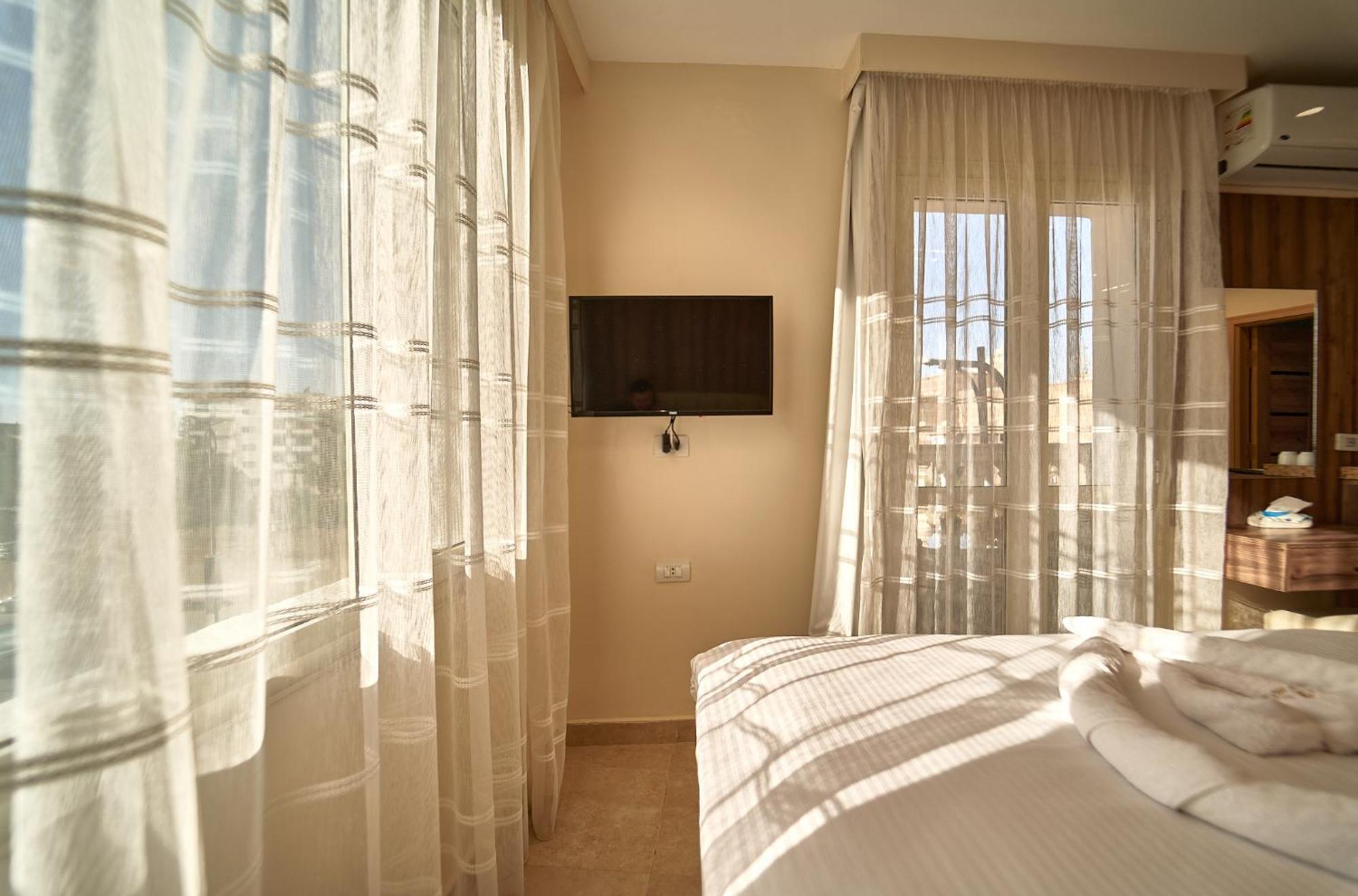 The Palace Pyramids Hotel