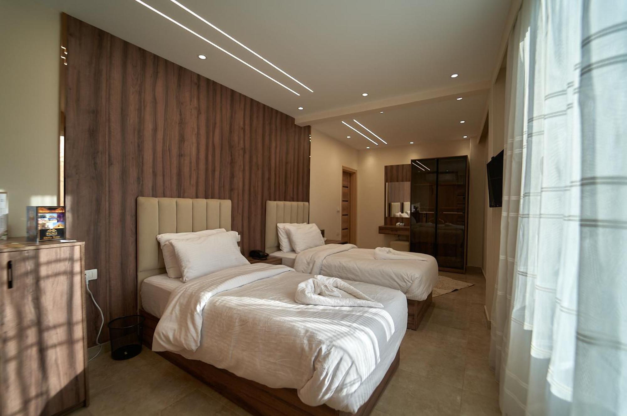 Hotel The Palace Pyramids 3*