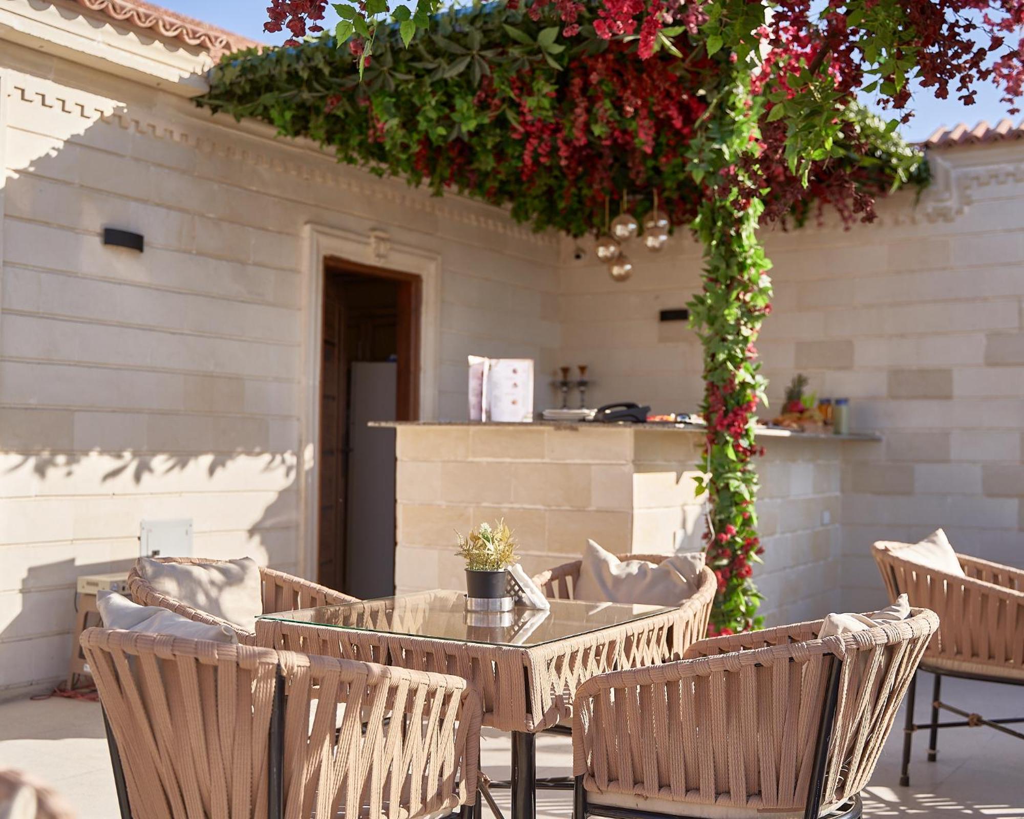Hotel The Palace Pyramids 3*