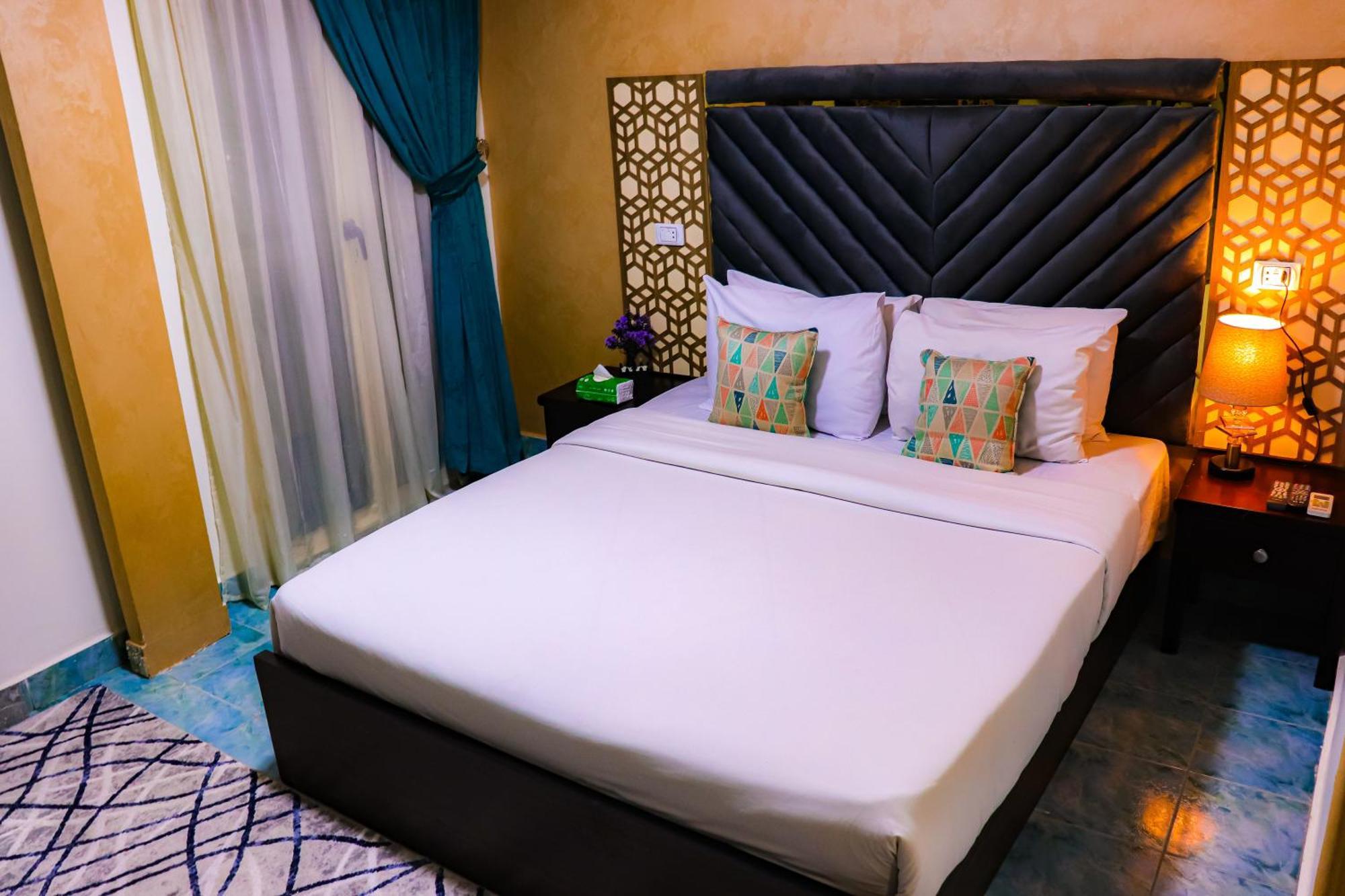 Golden Pyramids Hotel Kafret el-Gabal