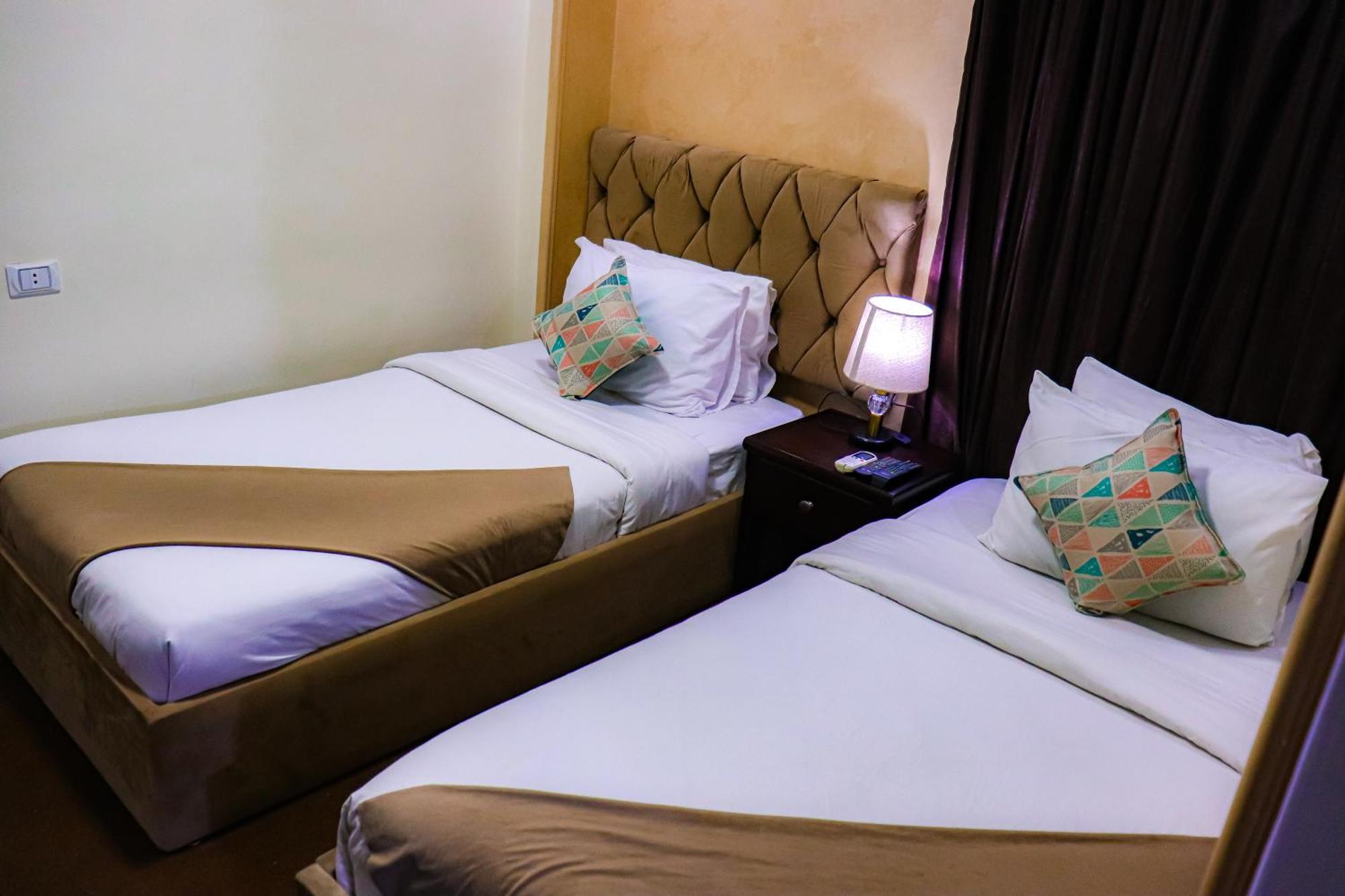 Golden Pyramids Hotel 3*