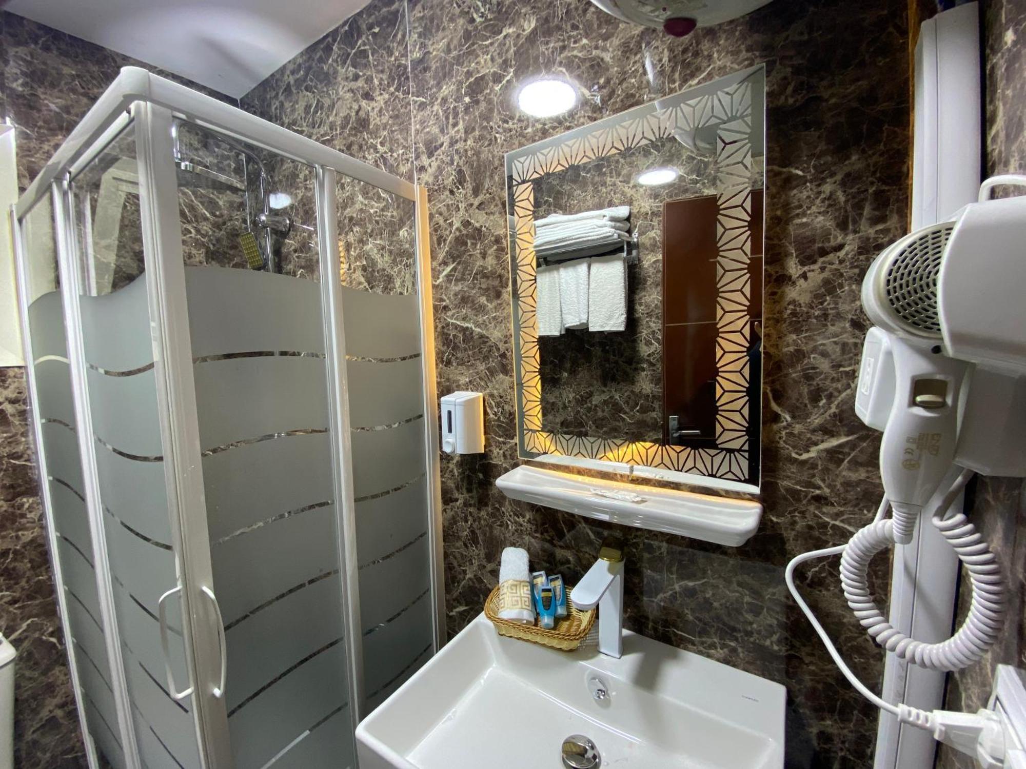 Hotel Golden Pyramids Kafret el-Gabal