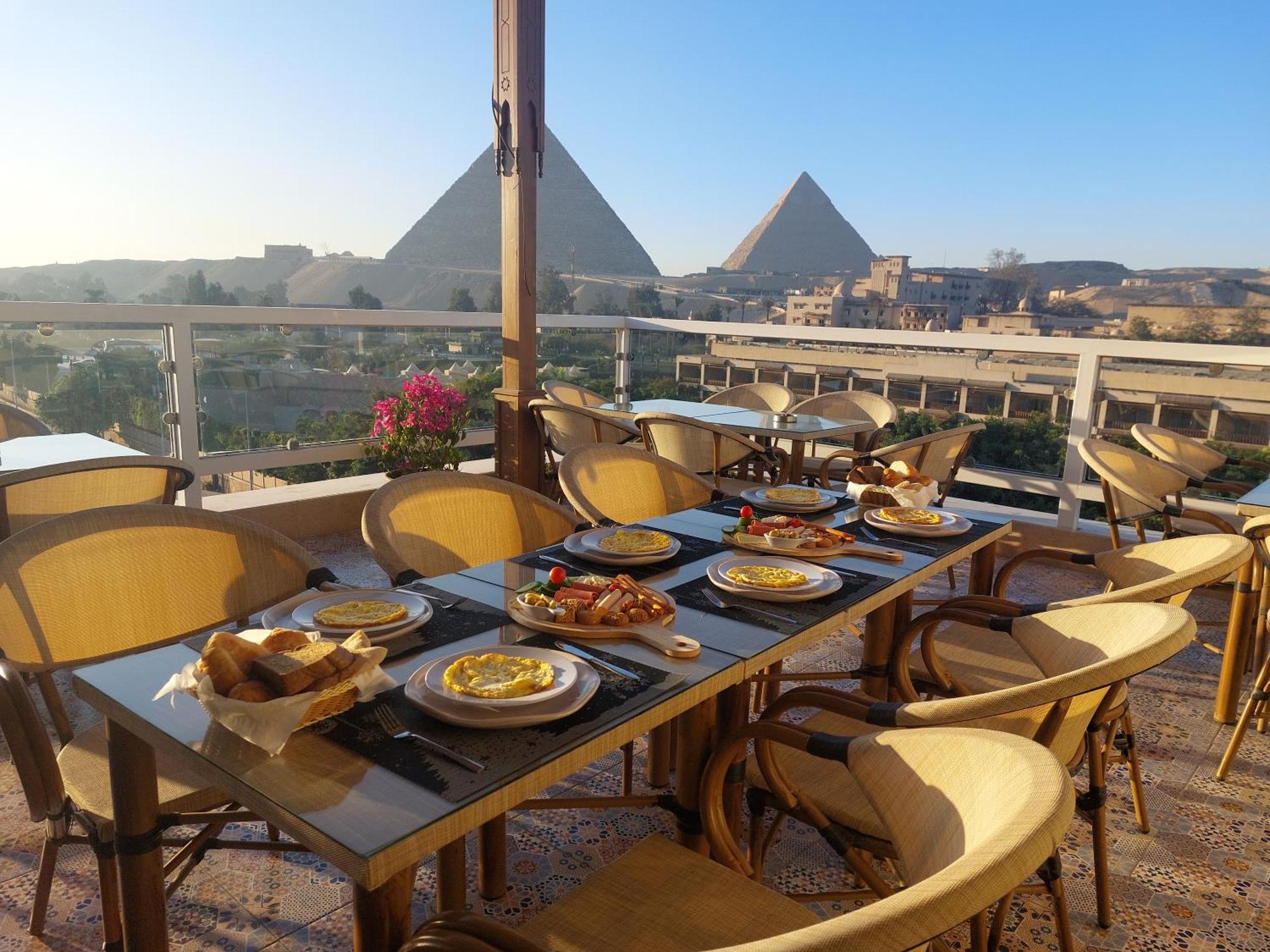Doudou Pyramids View * Kafrat al Jabal
