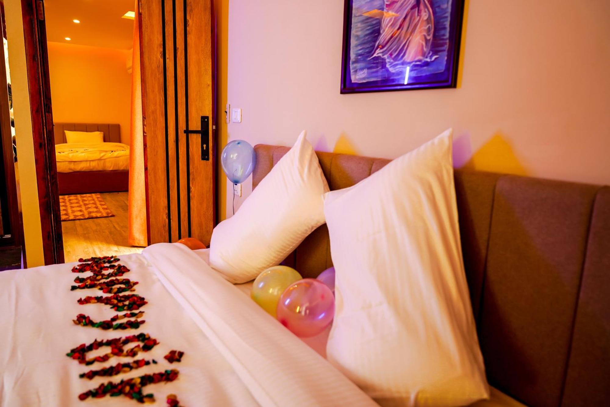 Pyramids Otel