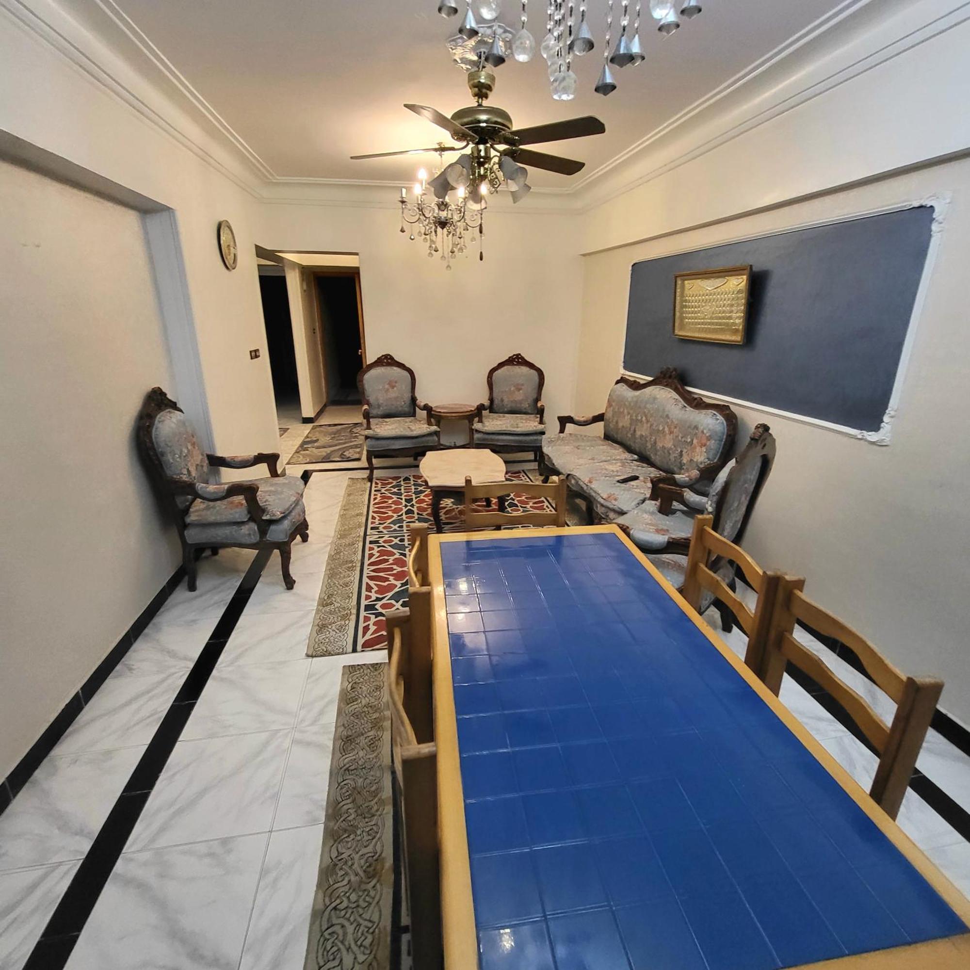 Apartment شقه فى ميامى بالاسكندريه مطله على البحر Alexandria