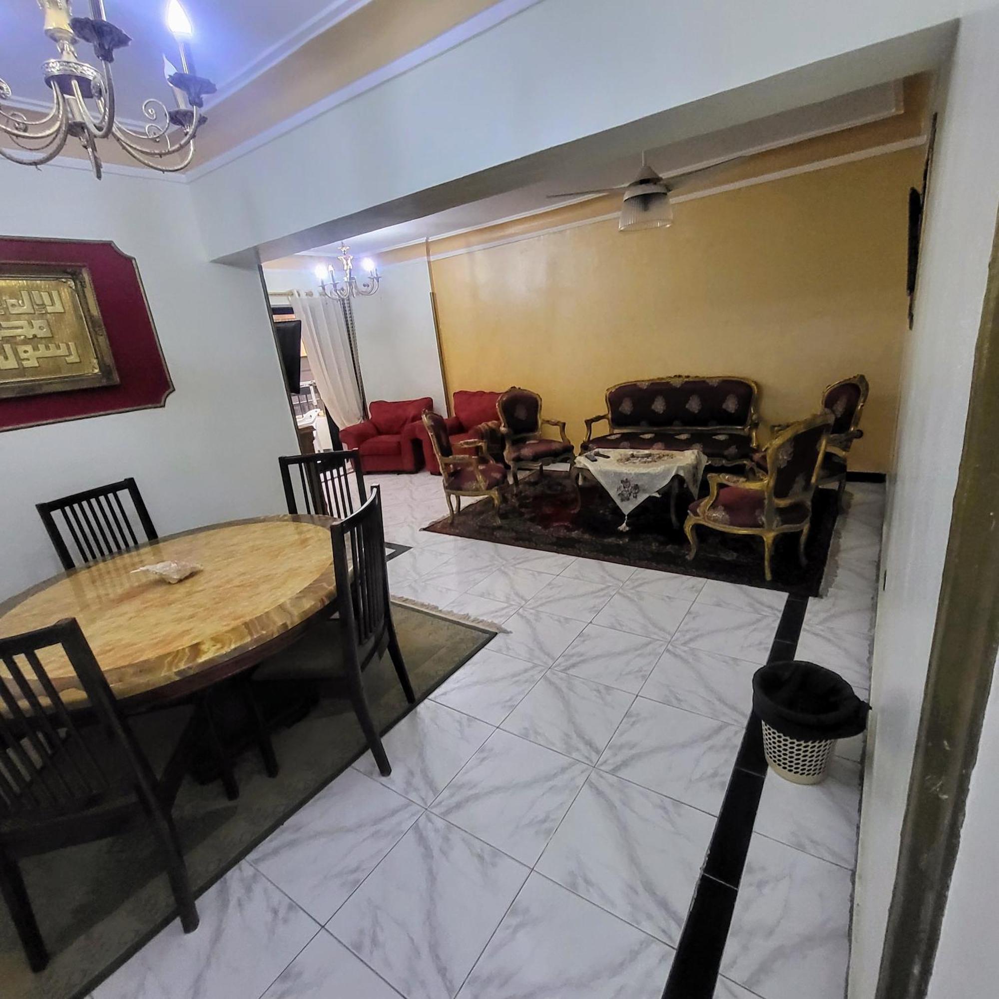 Apartment شقه فى ميامى بالاسكندريه مطله على البحر *