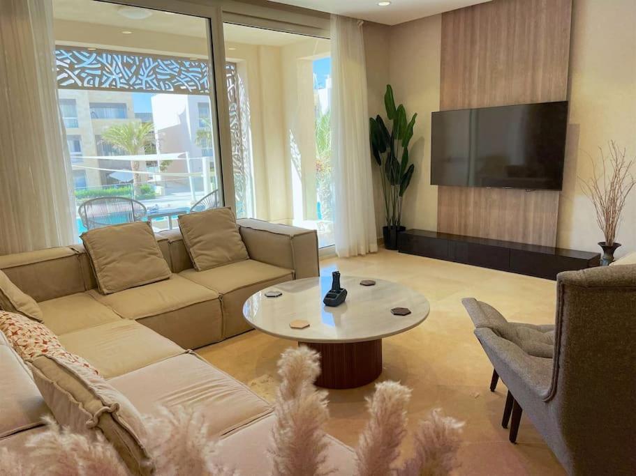 Stunning 2 Br/ Free & Pool Access @ Mangroovy, El Gouna Apartament *