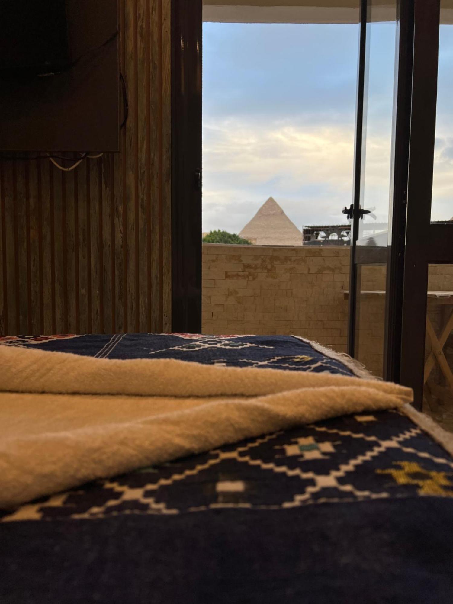 Pyramids In 3* Kafret el-Gabal