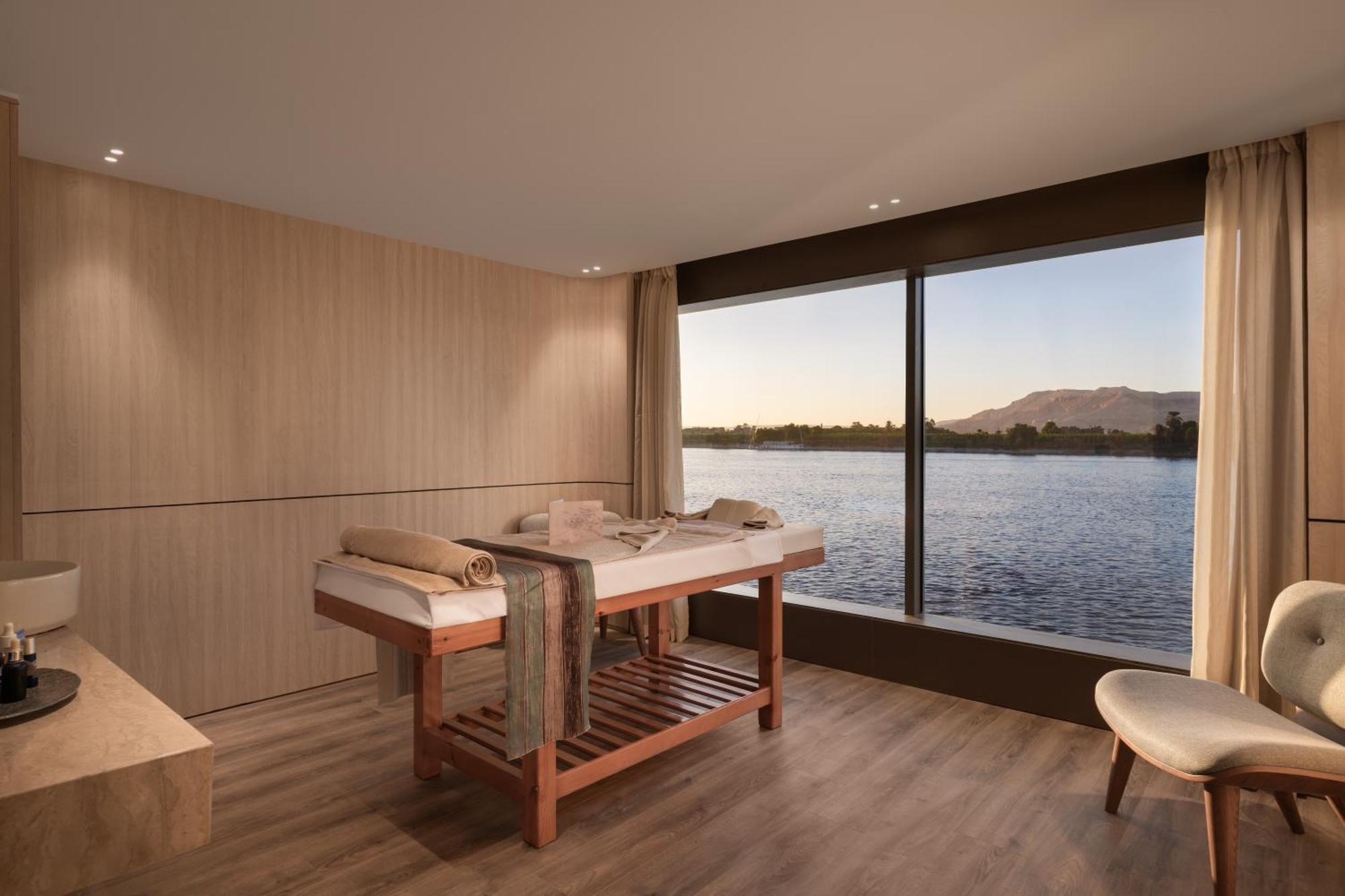 Aqua The Dahabeya - Mondays From - Available For Private Bookings 5* Luxor
