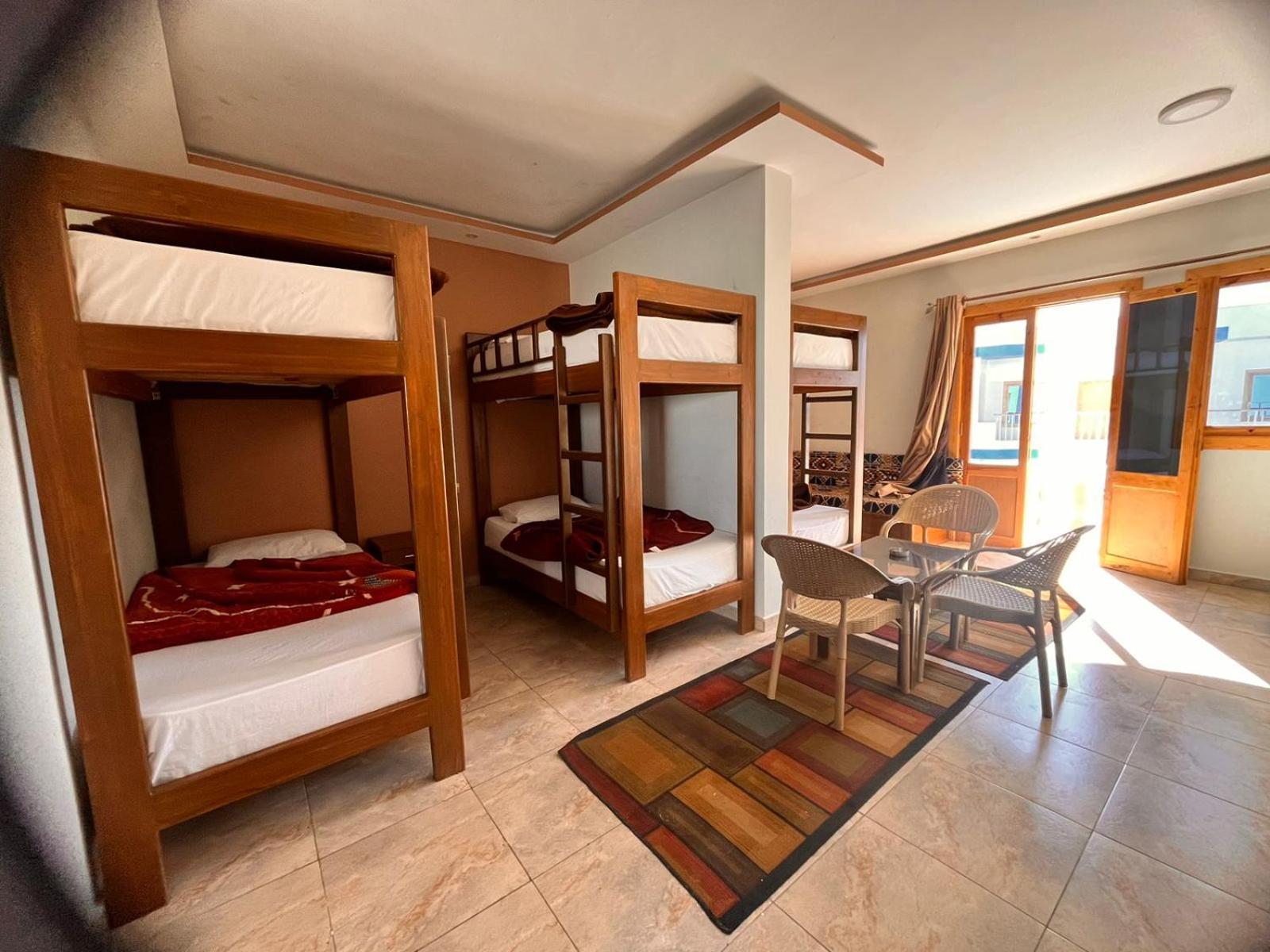 Seaview Hotel 3*