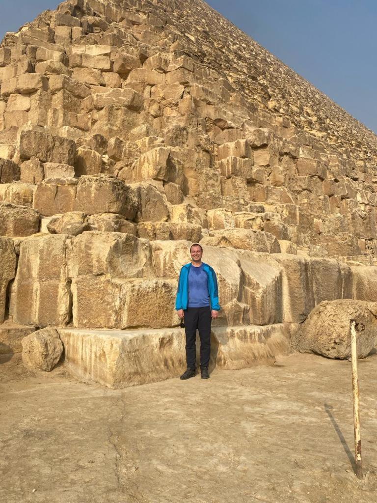Andy Pyramids View Kafrat al Jabal