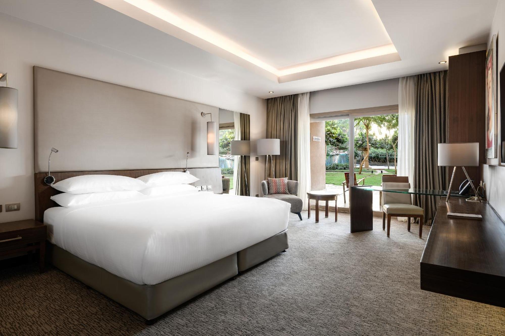 Hotel Dusit Thani Lakeview Cairo