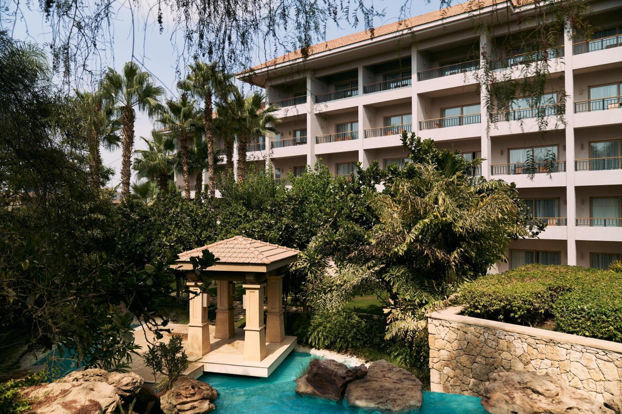 Hotel Dusit Thani Lakeview Cairo