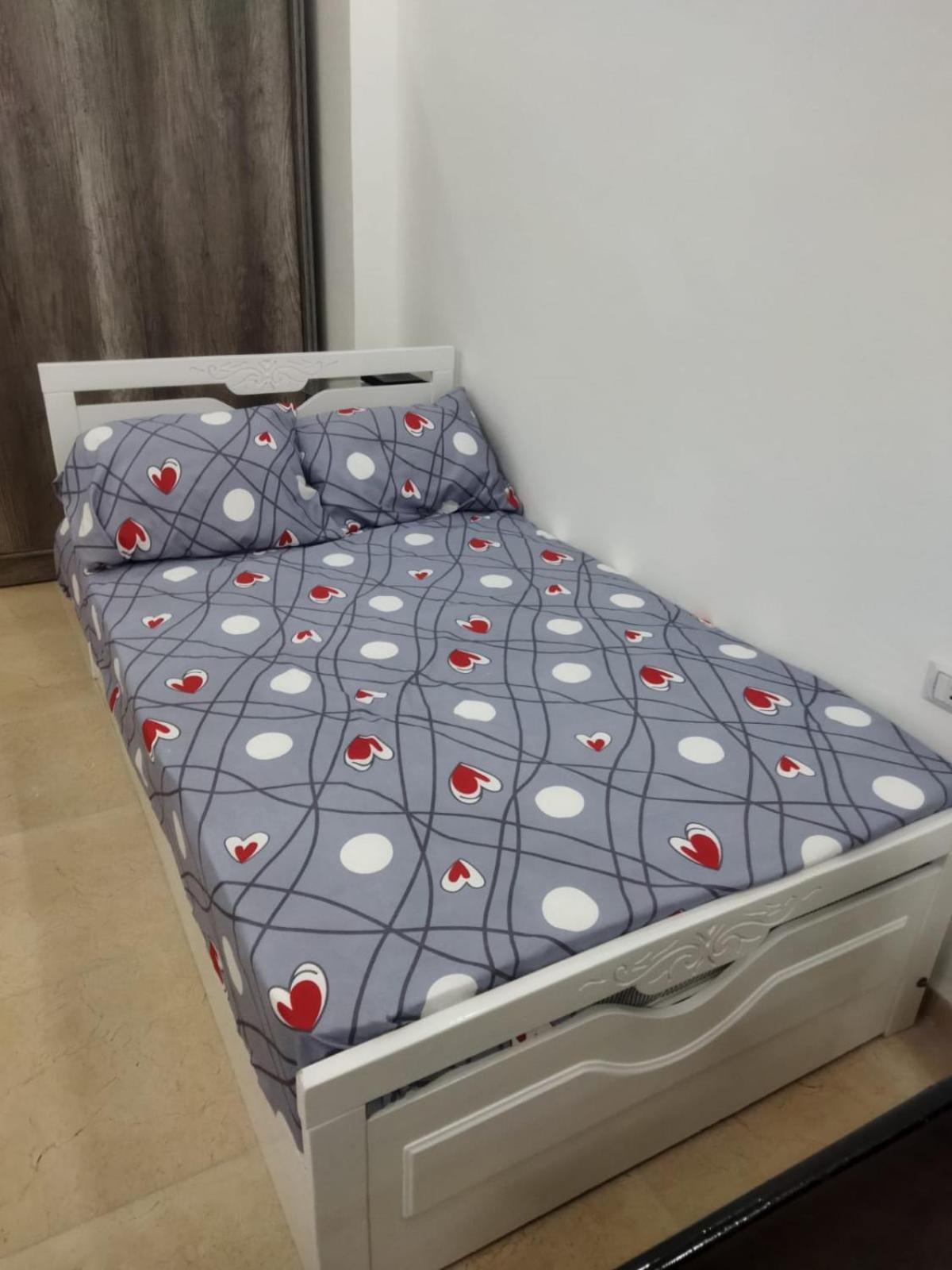 3 Apartment *
