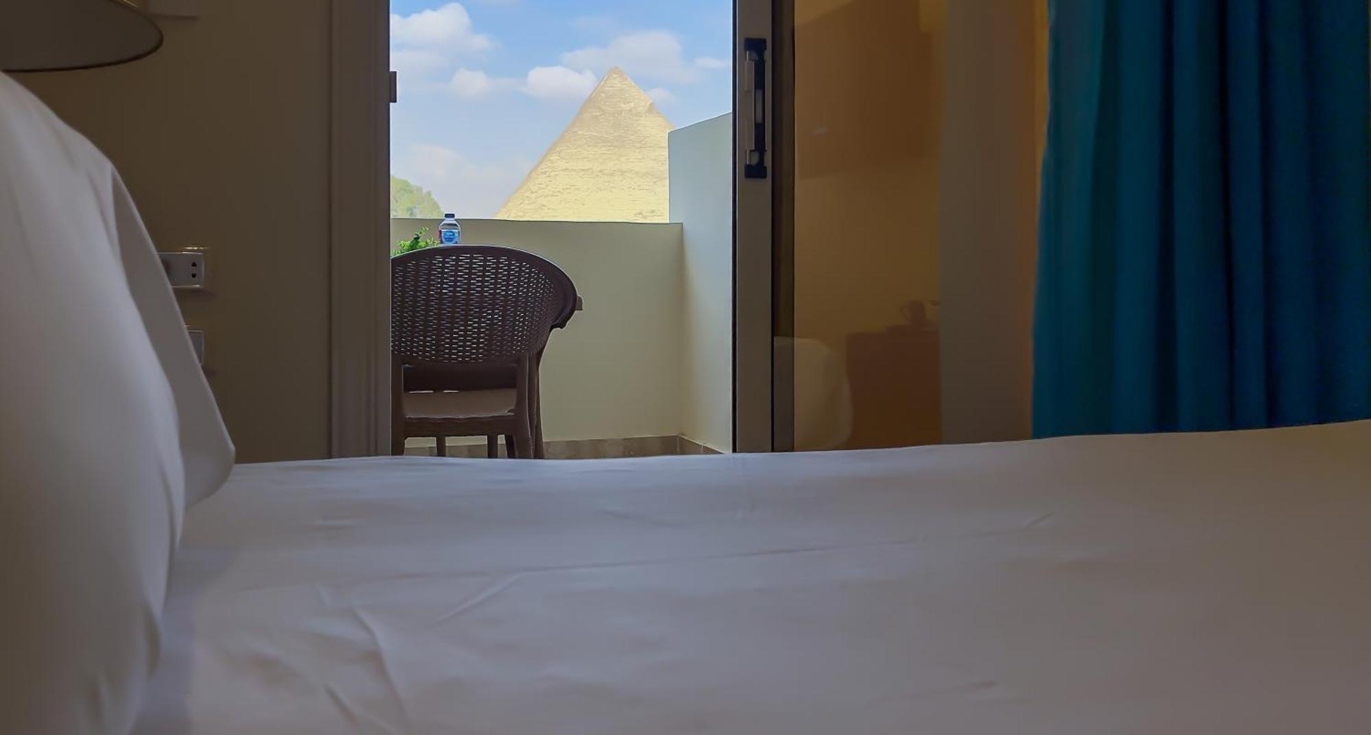 Pyramids Glory Frühstückspension *