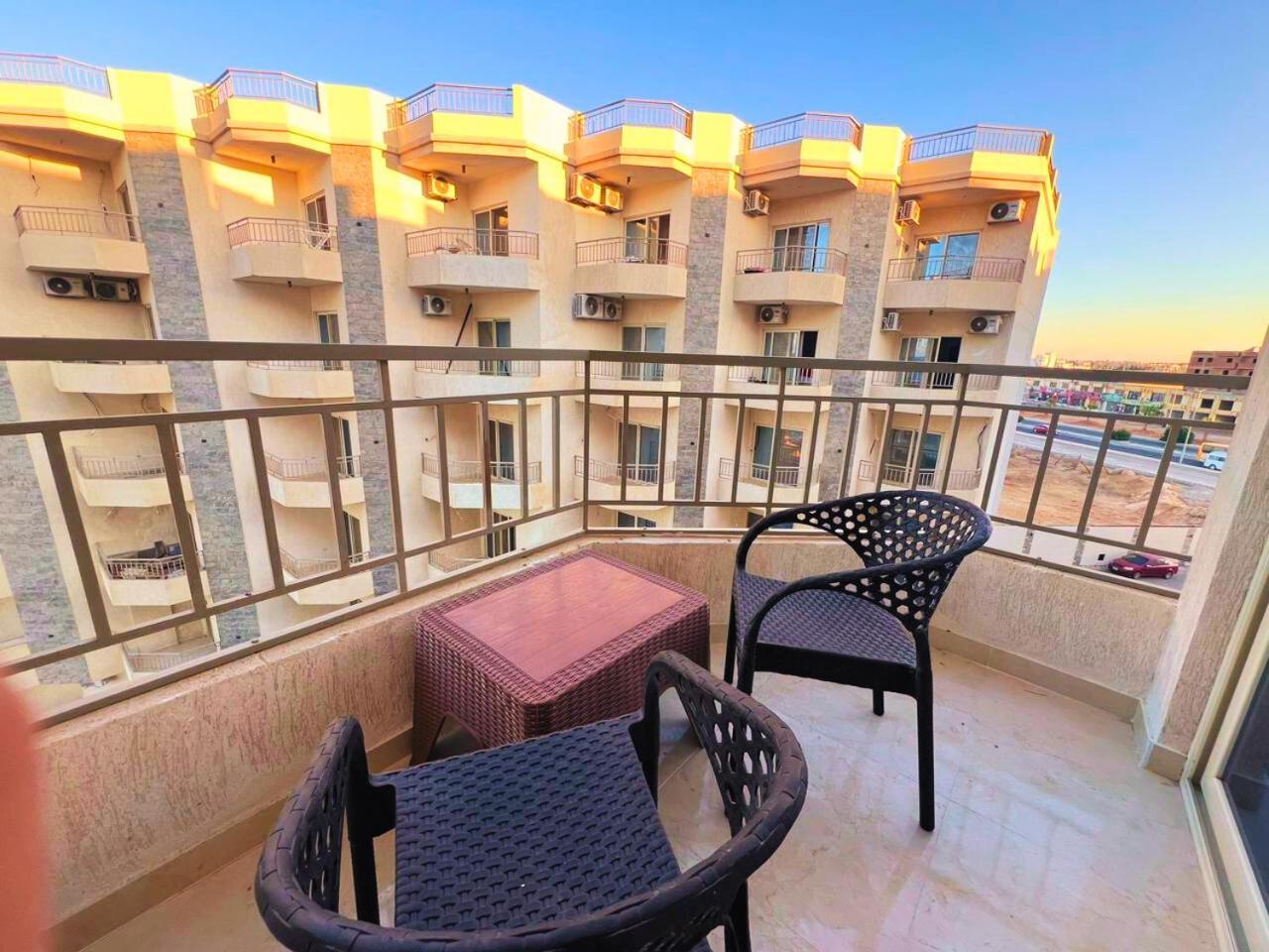 Front In Hurghada La Quinta Compound Apartment