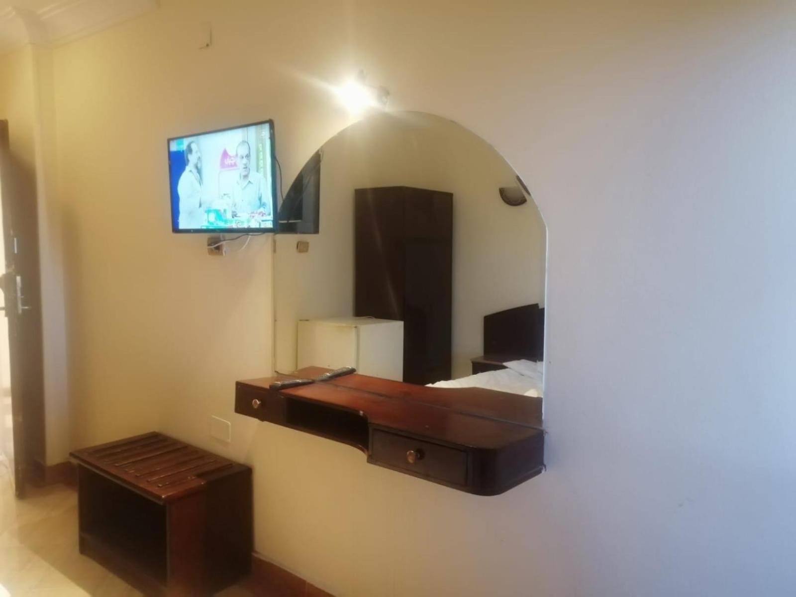 Eiffel Otel 3*