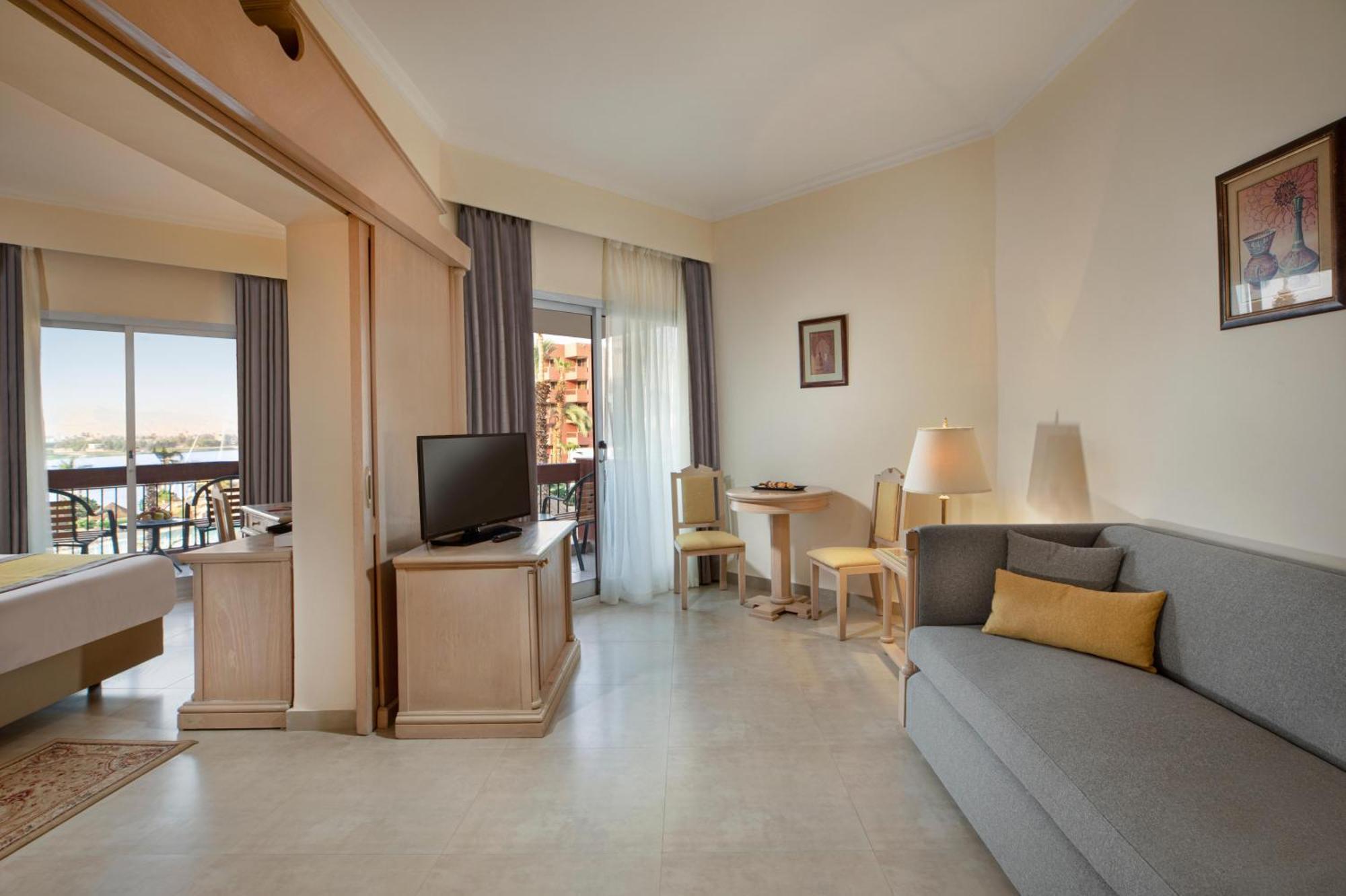 Hotel Pyramisa