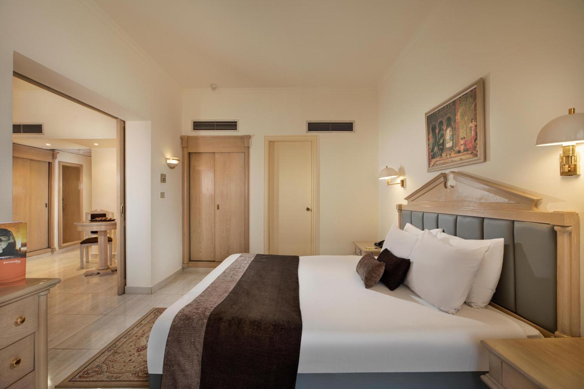 Pyramisa Hotel 4*