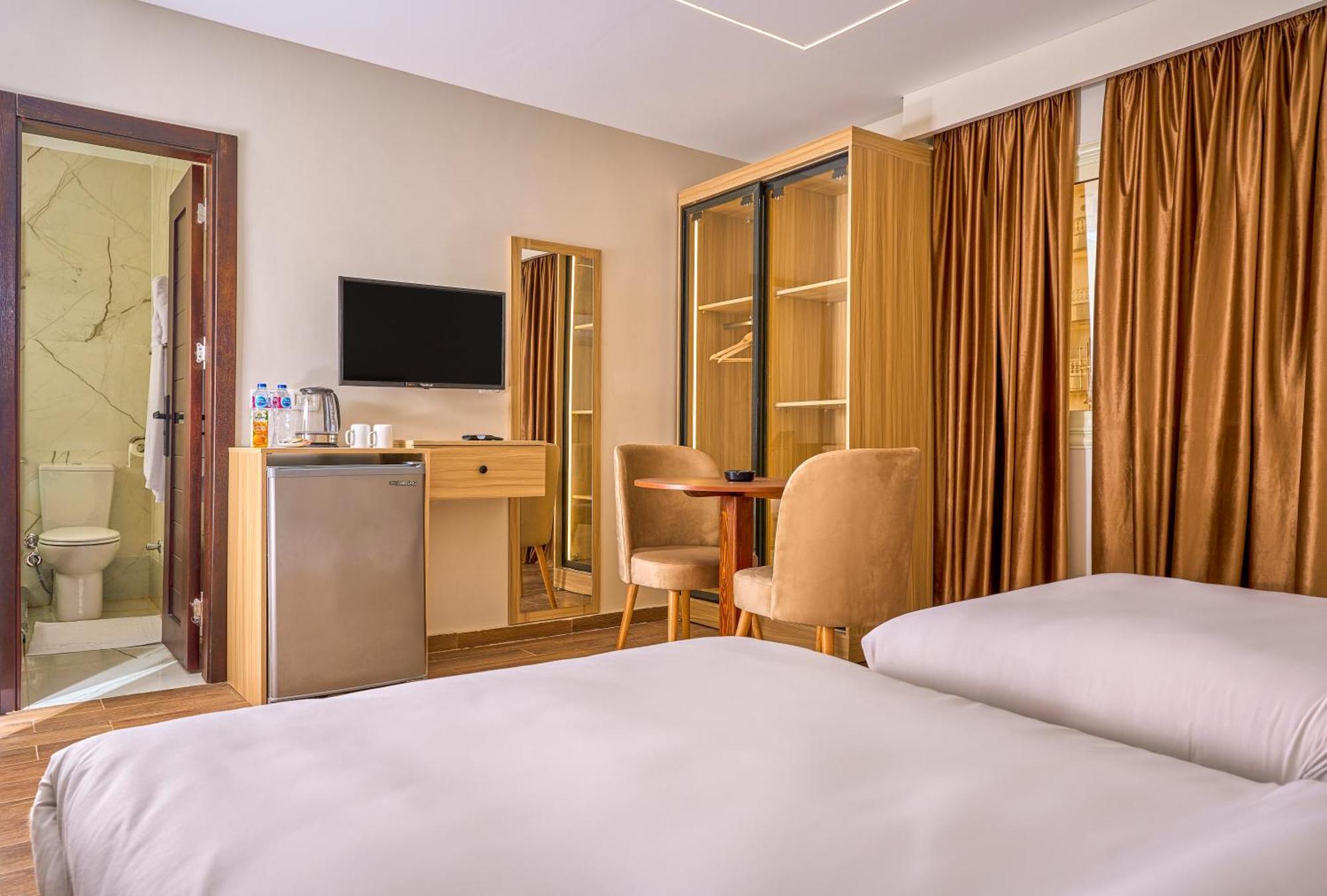 Rotana Pyramids View