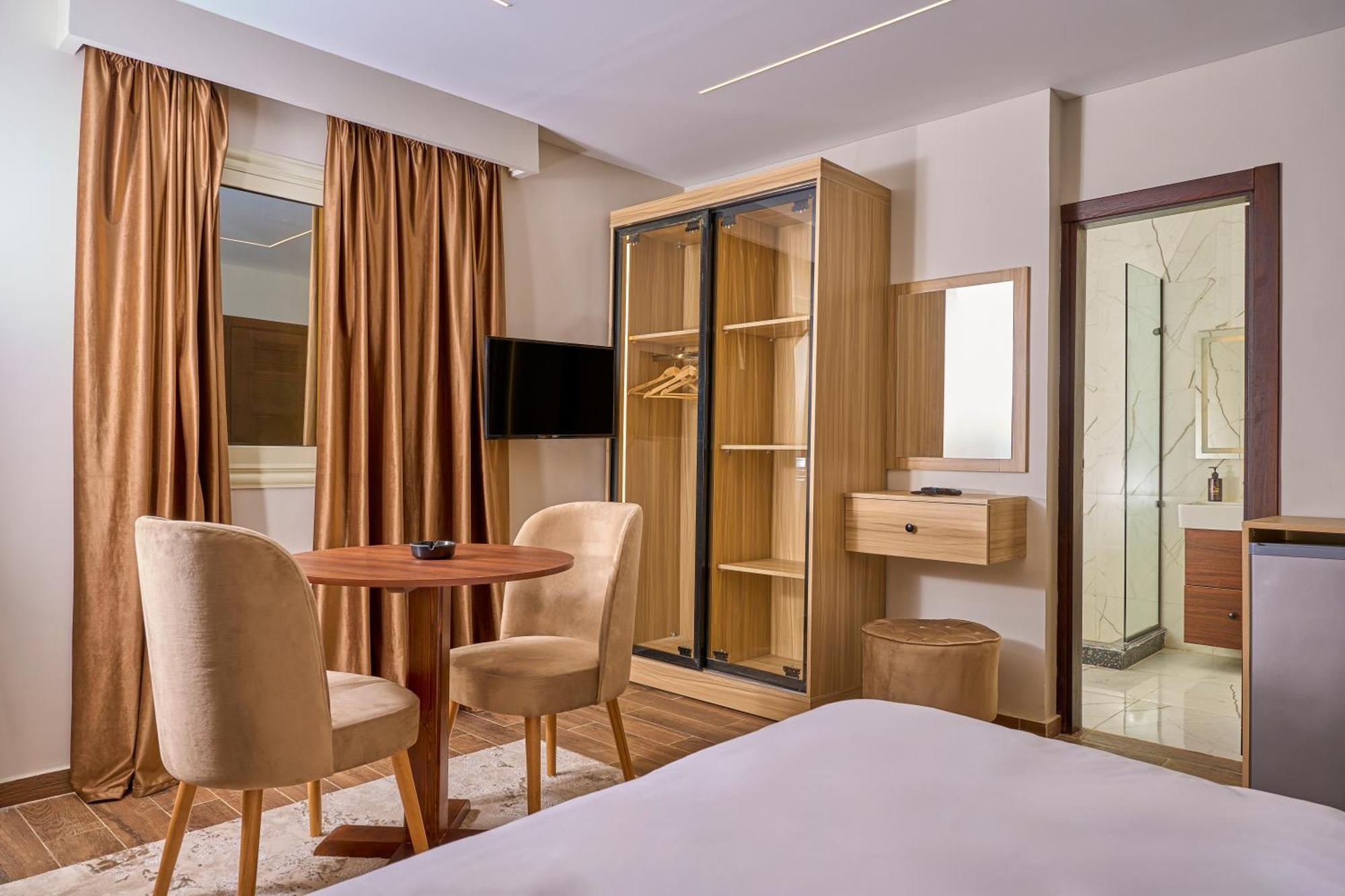 Hostel Rotana Pyramids View *