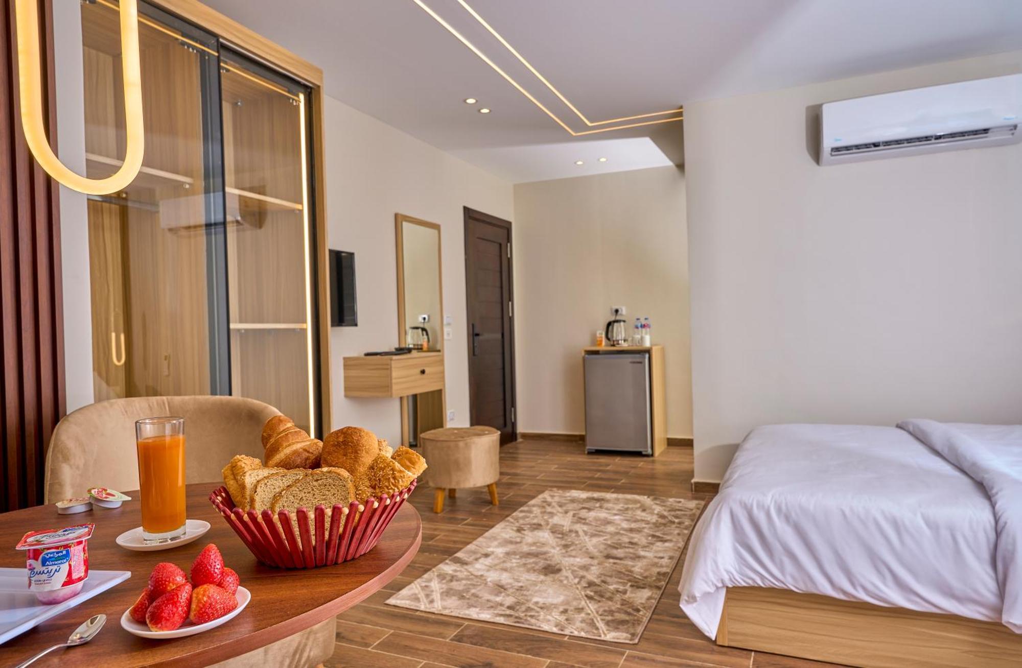 Hostel Rotana Pyramids View