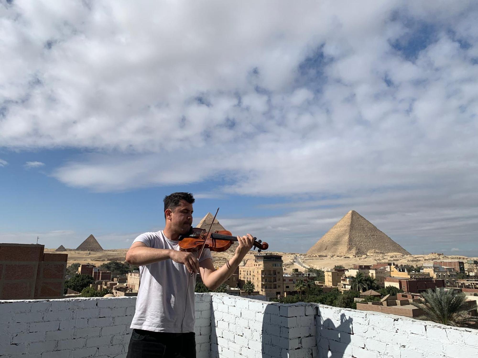 Loay Pyramids View * Kahire
