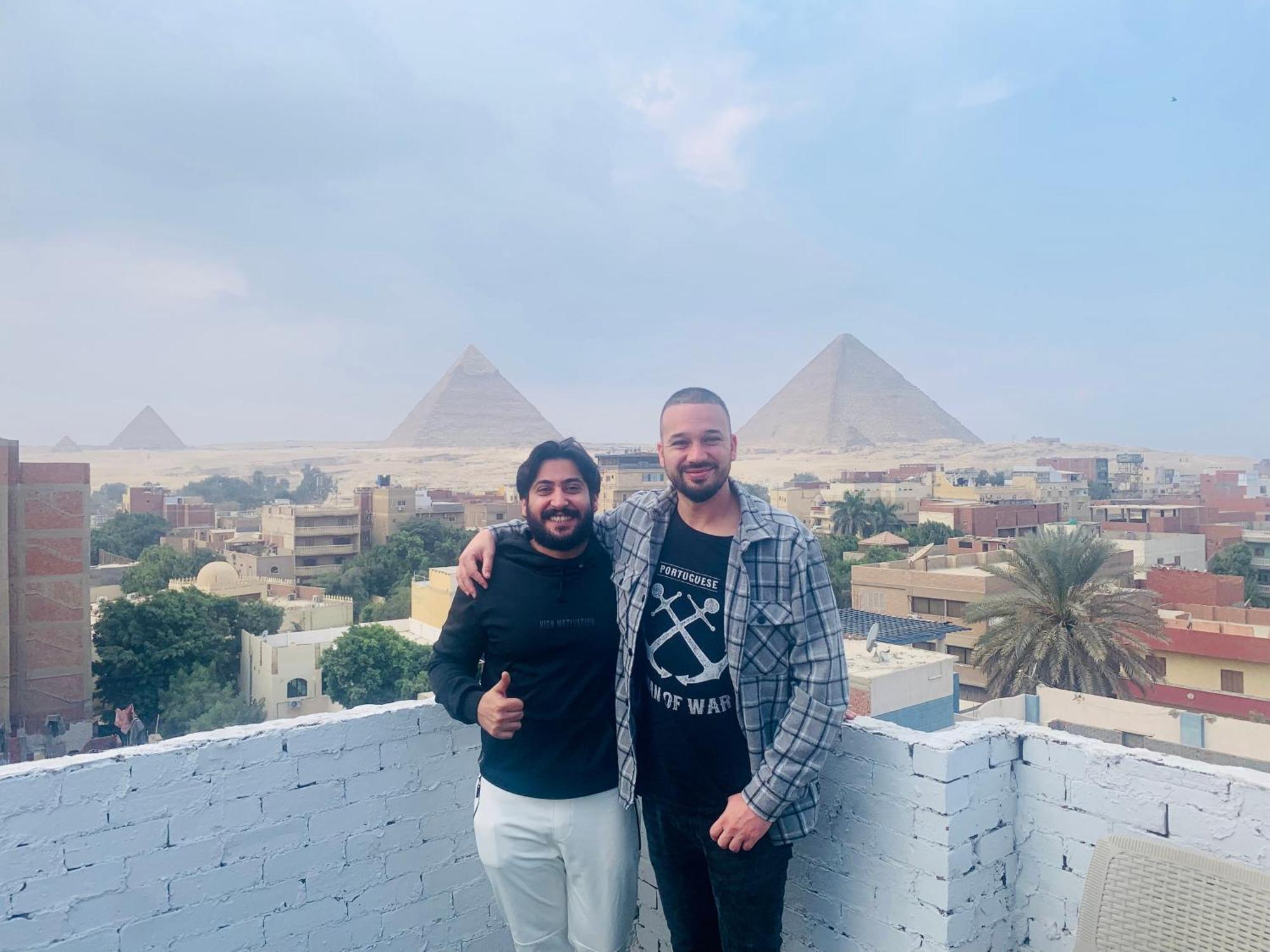 Loay Pyramids View Pansiyon *