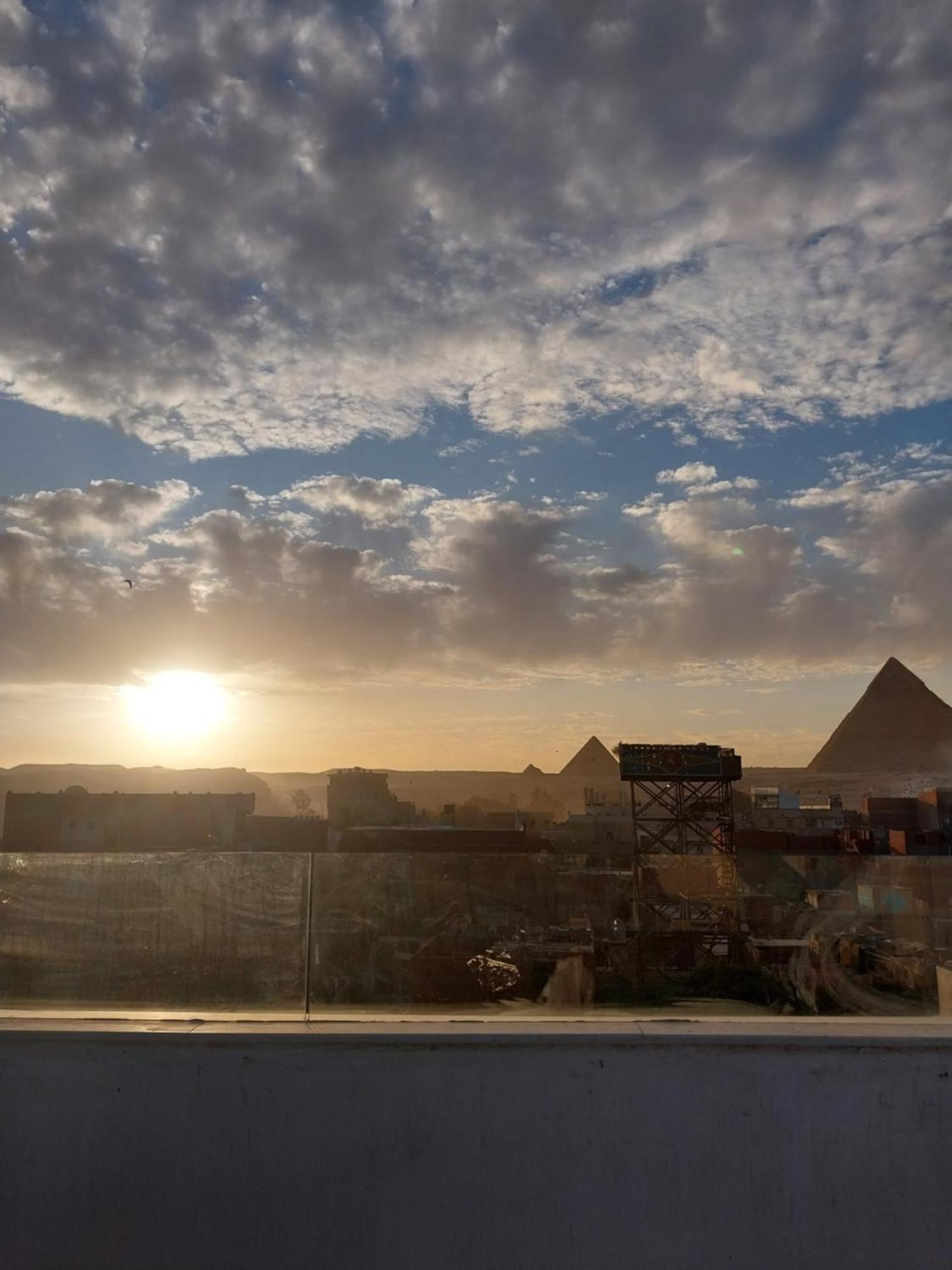 Eagles Pyramids View * Kafret el-Gabal