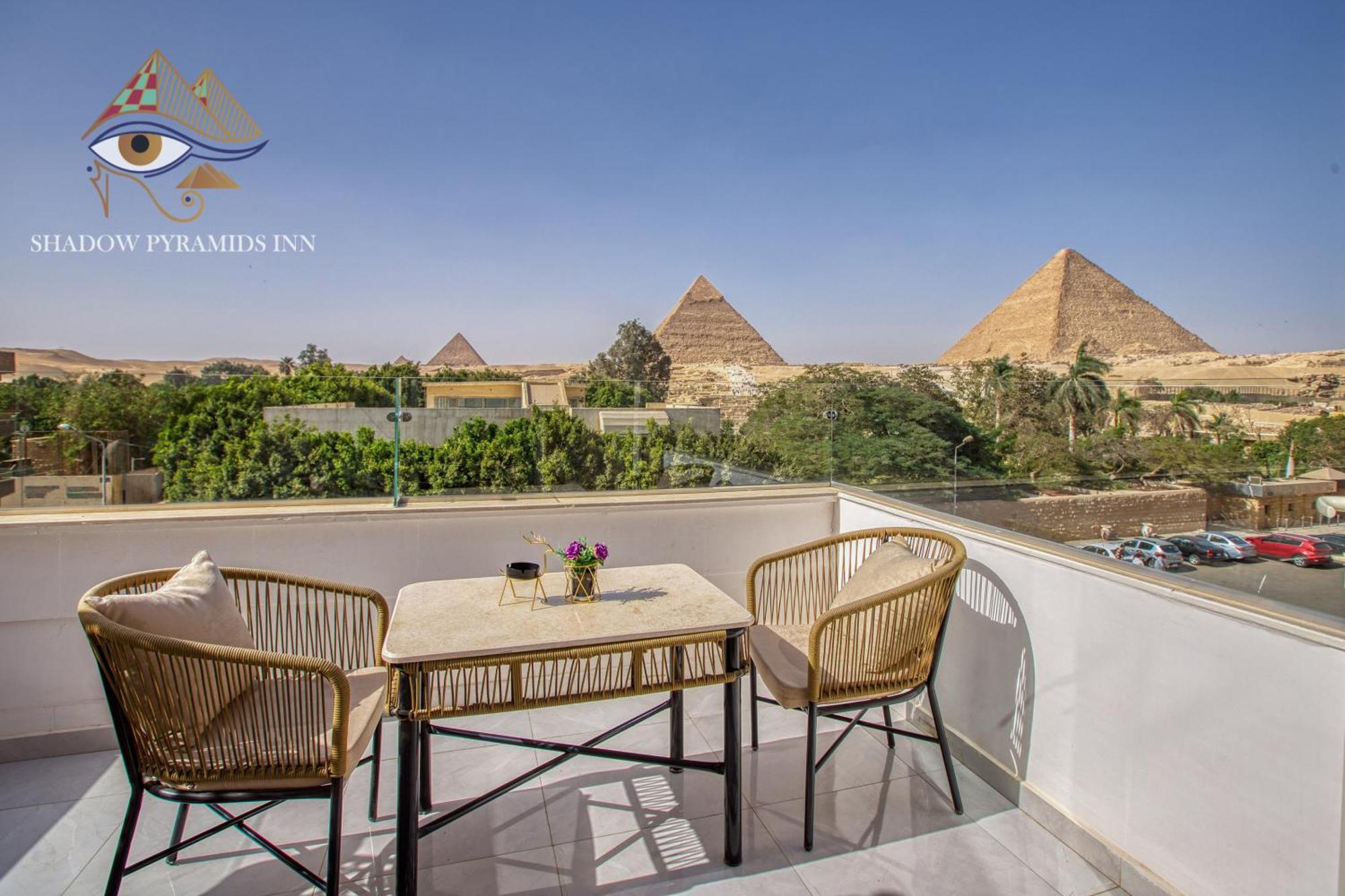 Shadow Pyramids And Jacuzzi Hostel