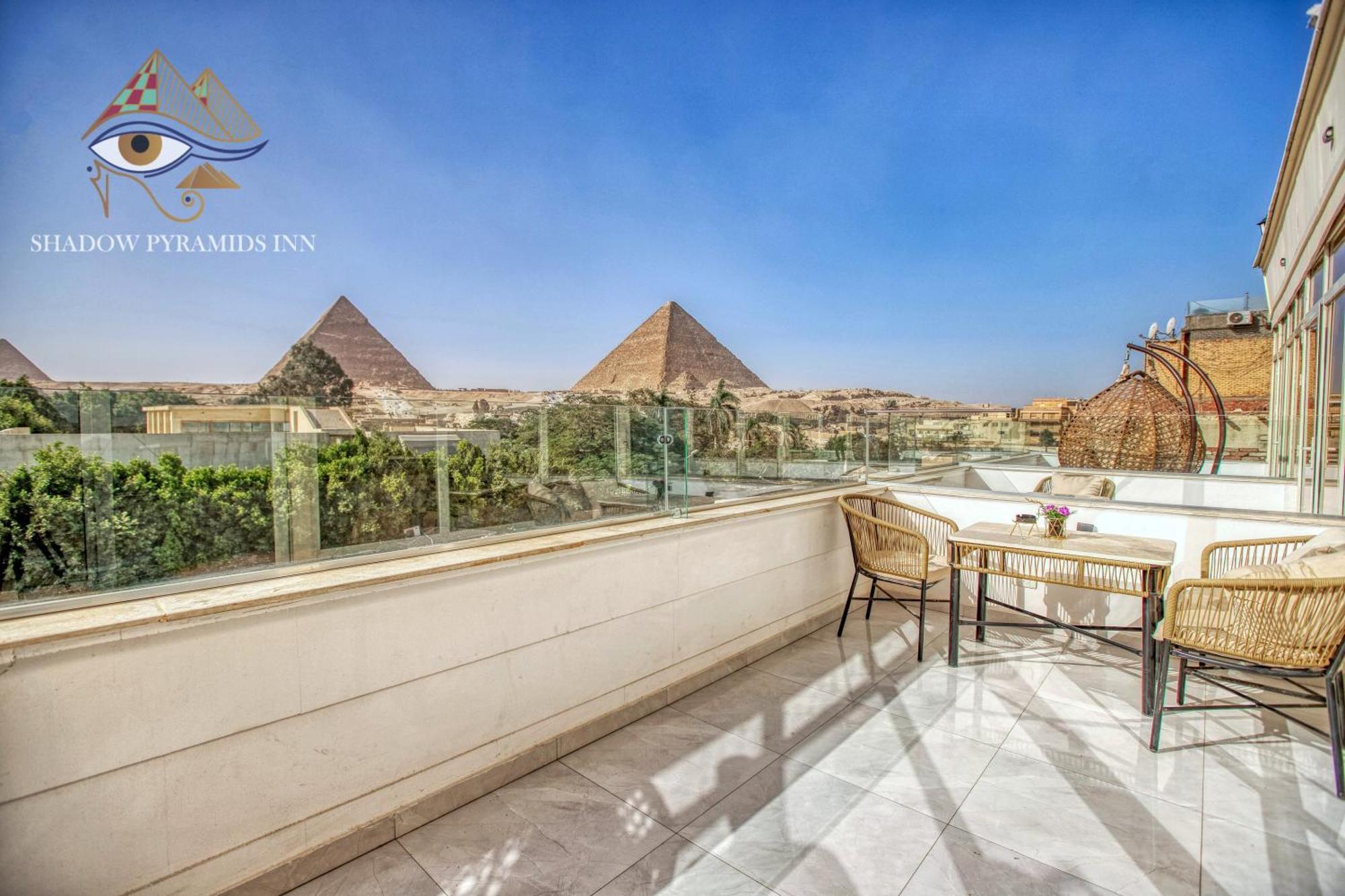 Shadow Pyramids And Jacuzzi Hostel