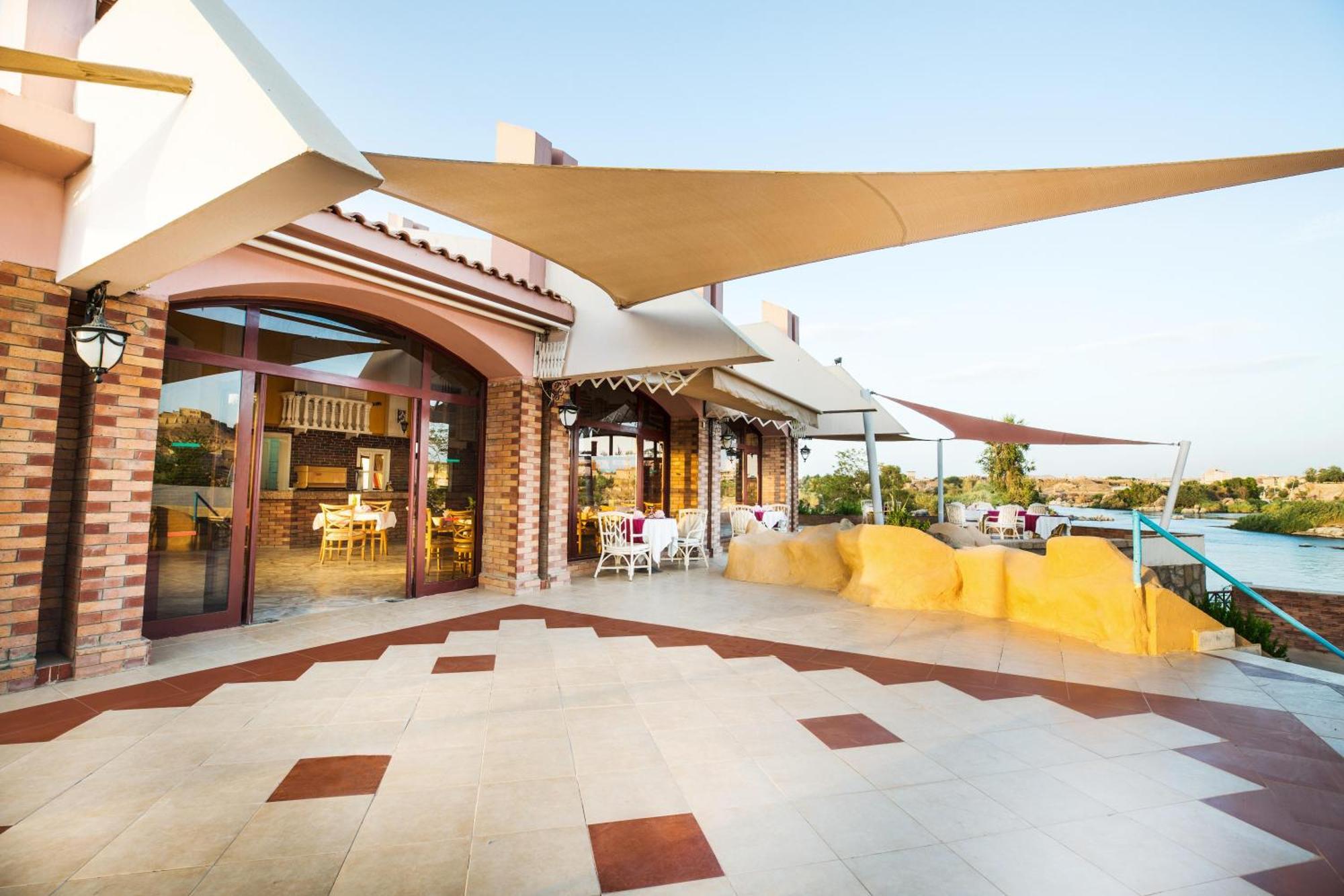 Pyramisa Island 5* Aswan