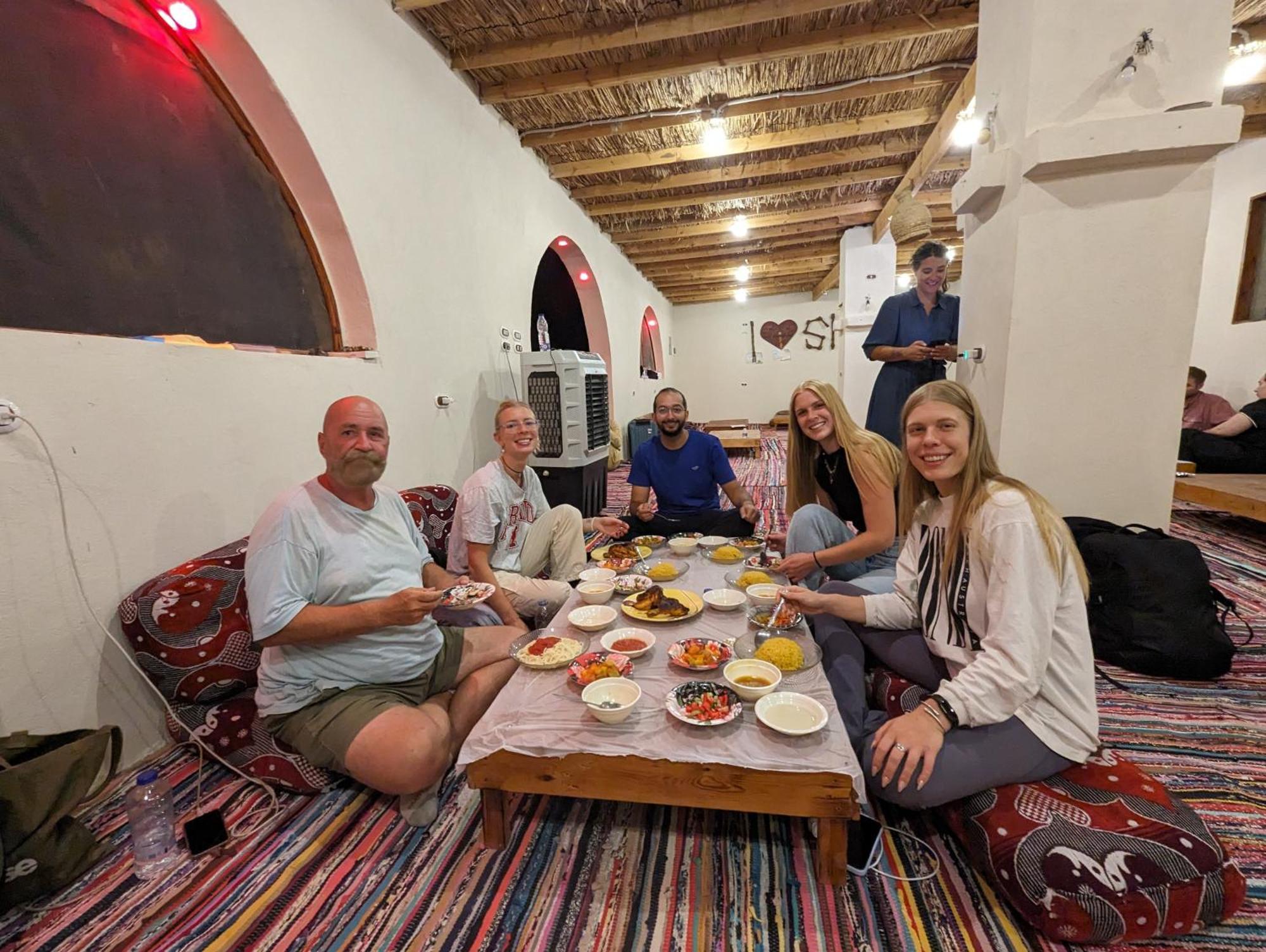 Cafour House Siwa - Hot Spring