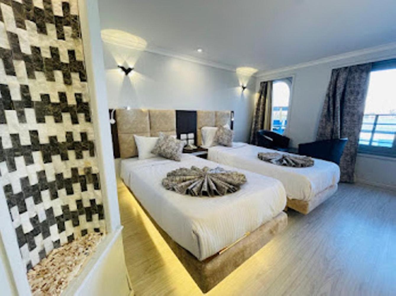 Nile Cruise To Aswan Every Monday, Thursday And Saturday And Trip To Abo Simple Hotel