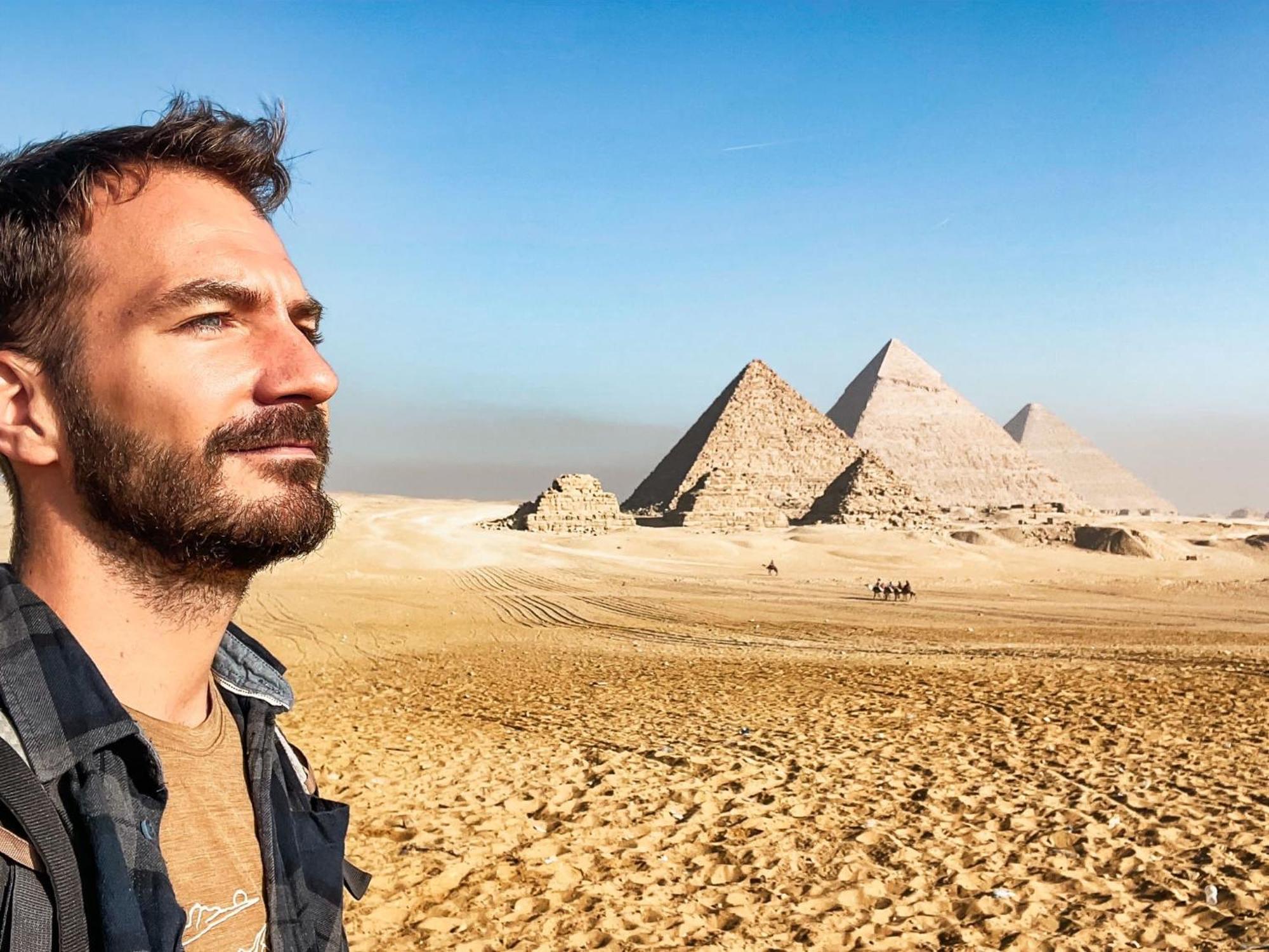 Loay Pyramids View Kahire