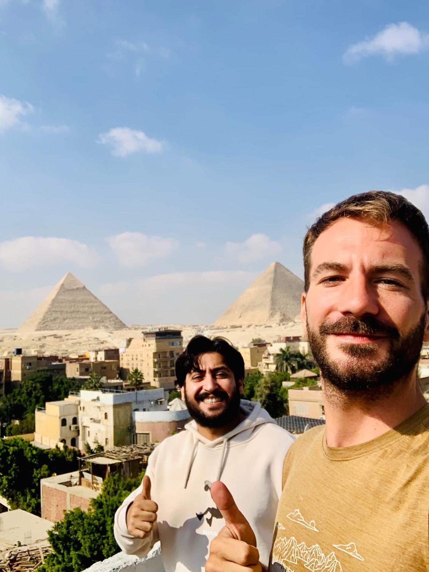 Loay Pyramids View * Kahire
