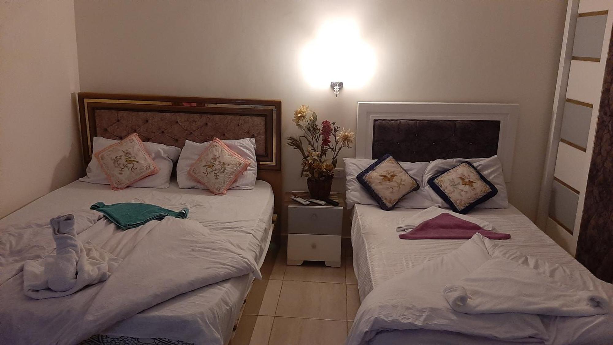 Queen Isis Pyramids View Hotel