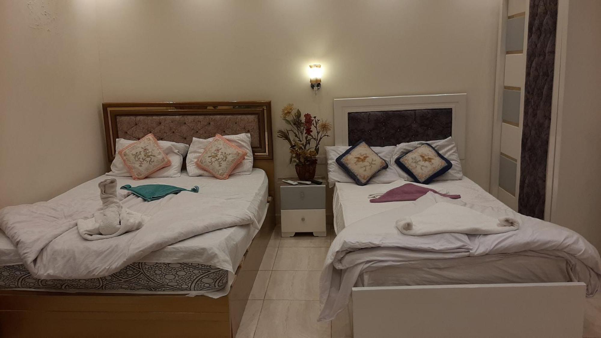 Queen Isis Pyramids View Hotel