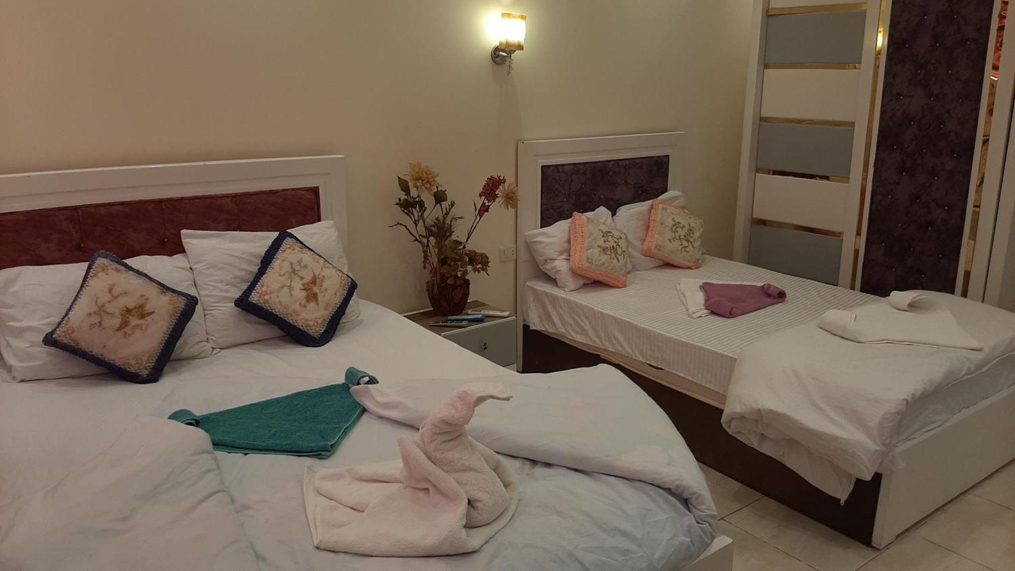 Hotel Queen Isis Pyramids View