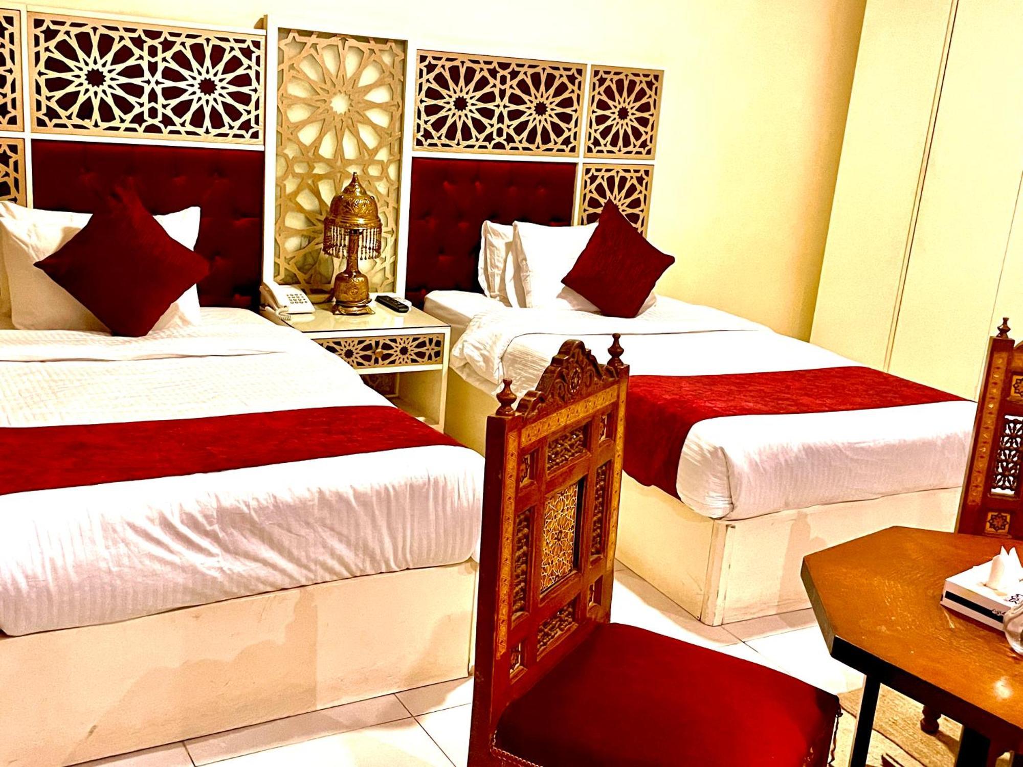 Pyramids Tower Hotel