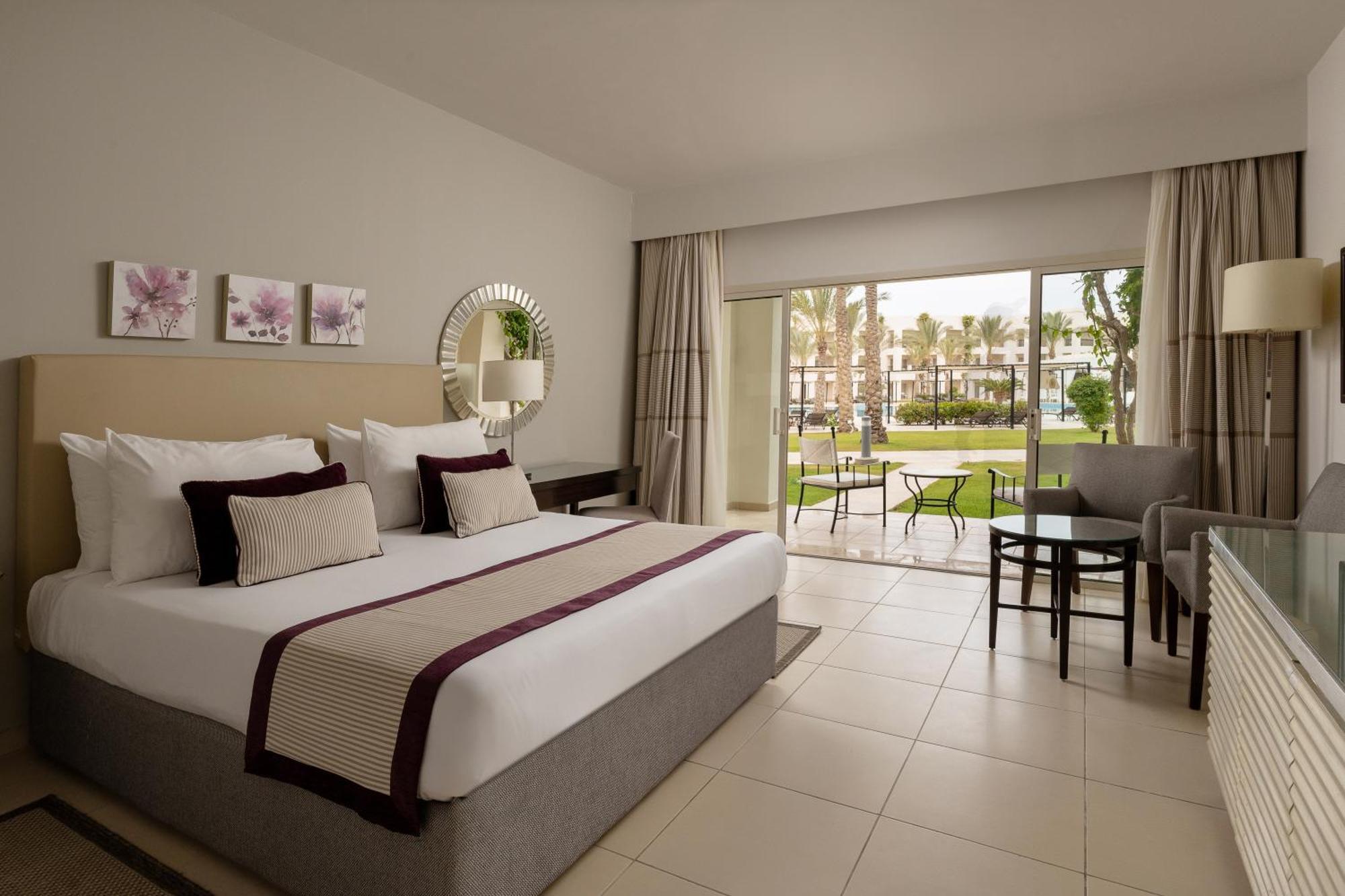 Resort Jaz Crystal, Almaza Bay