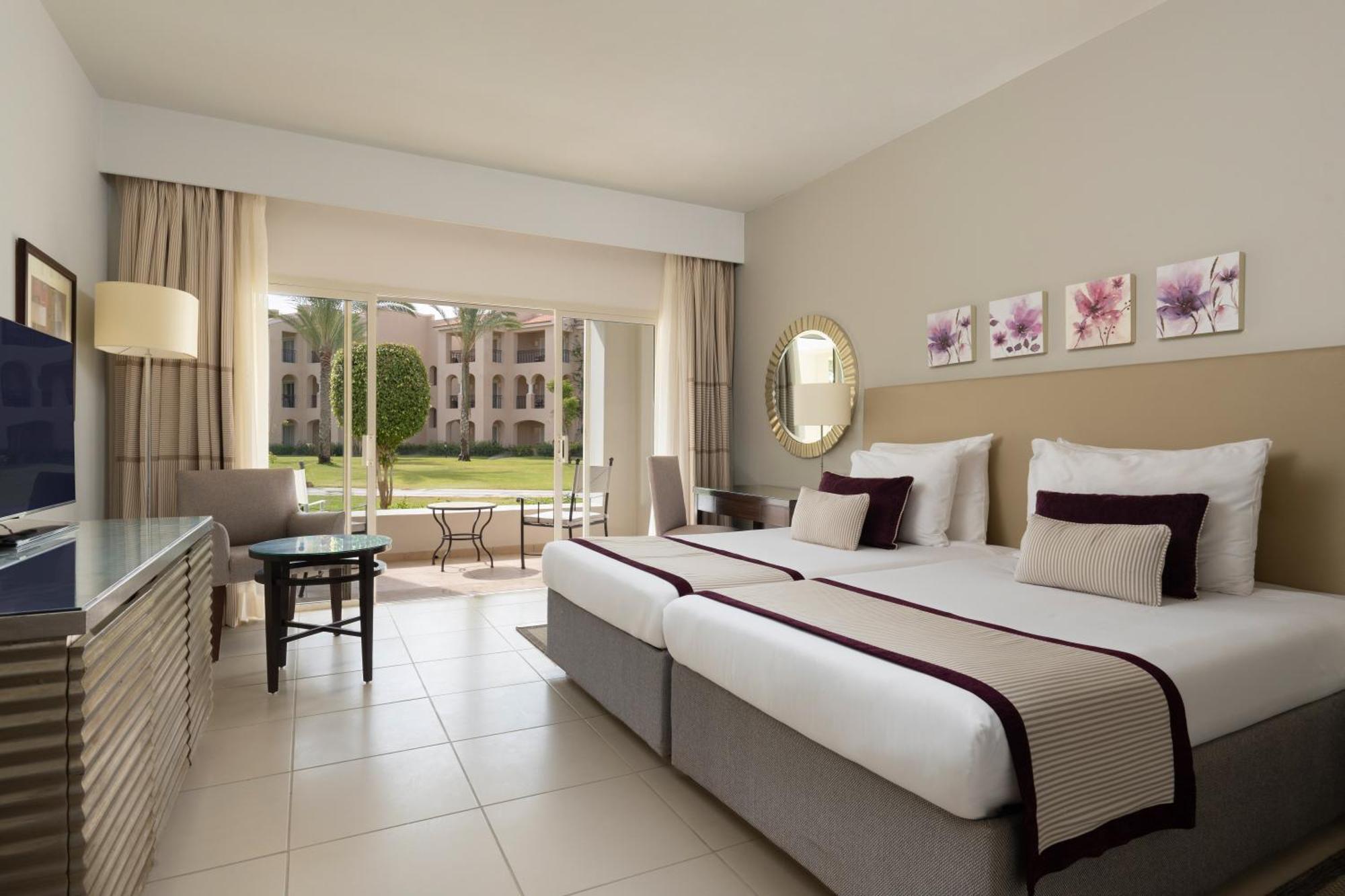 Jaz Crystal, Almaza Bay Resort