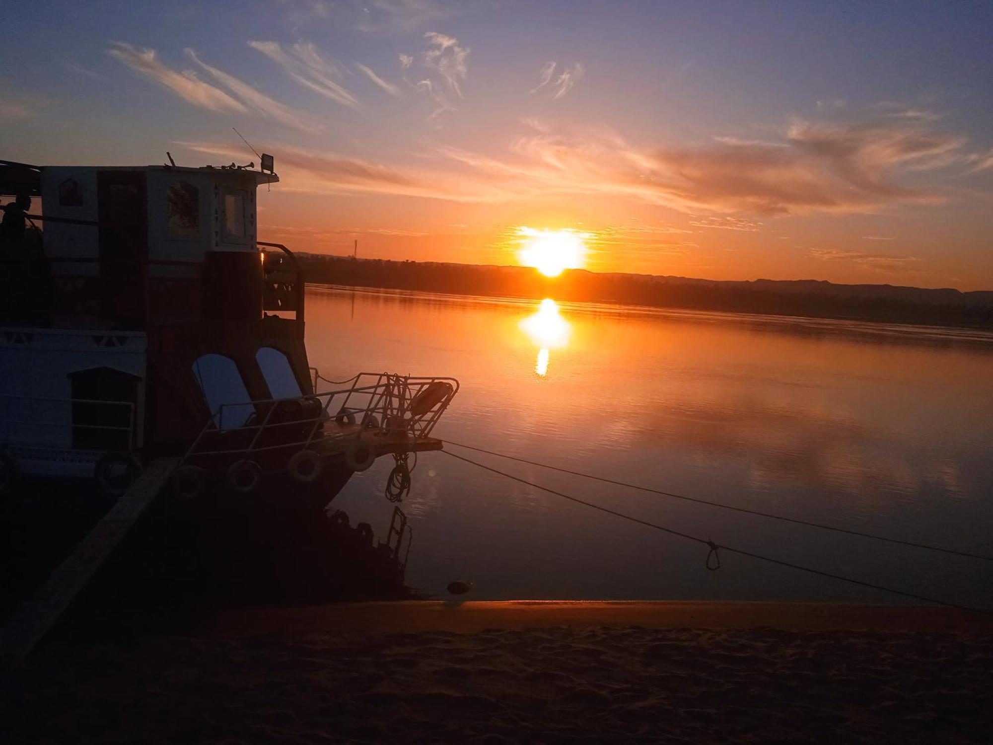 Botel Houseboat And Nile Cruises Zainoba
