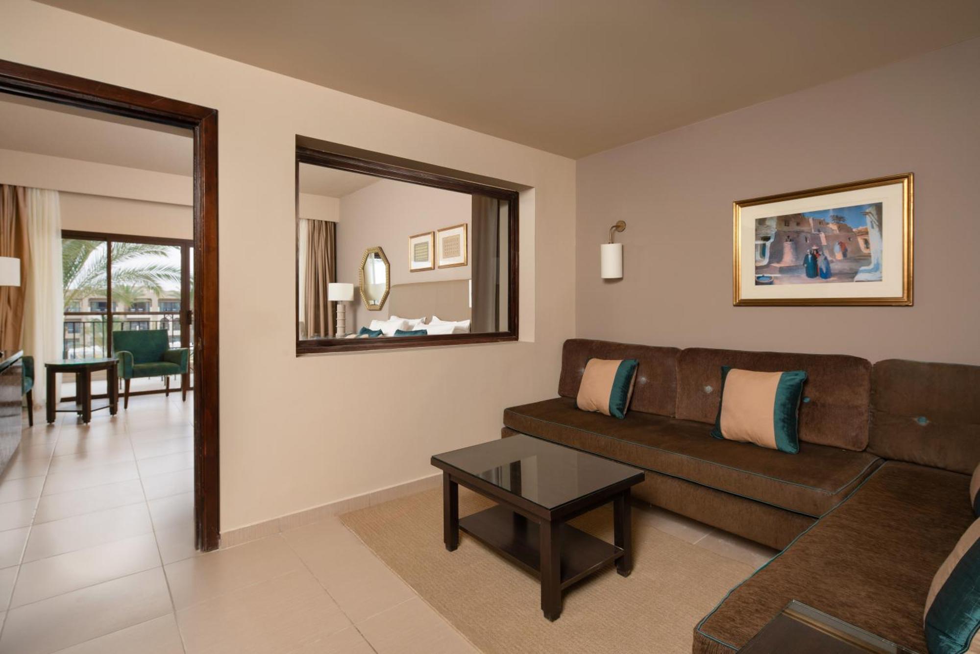 Resort Jaz Oriental, Almaza Bay