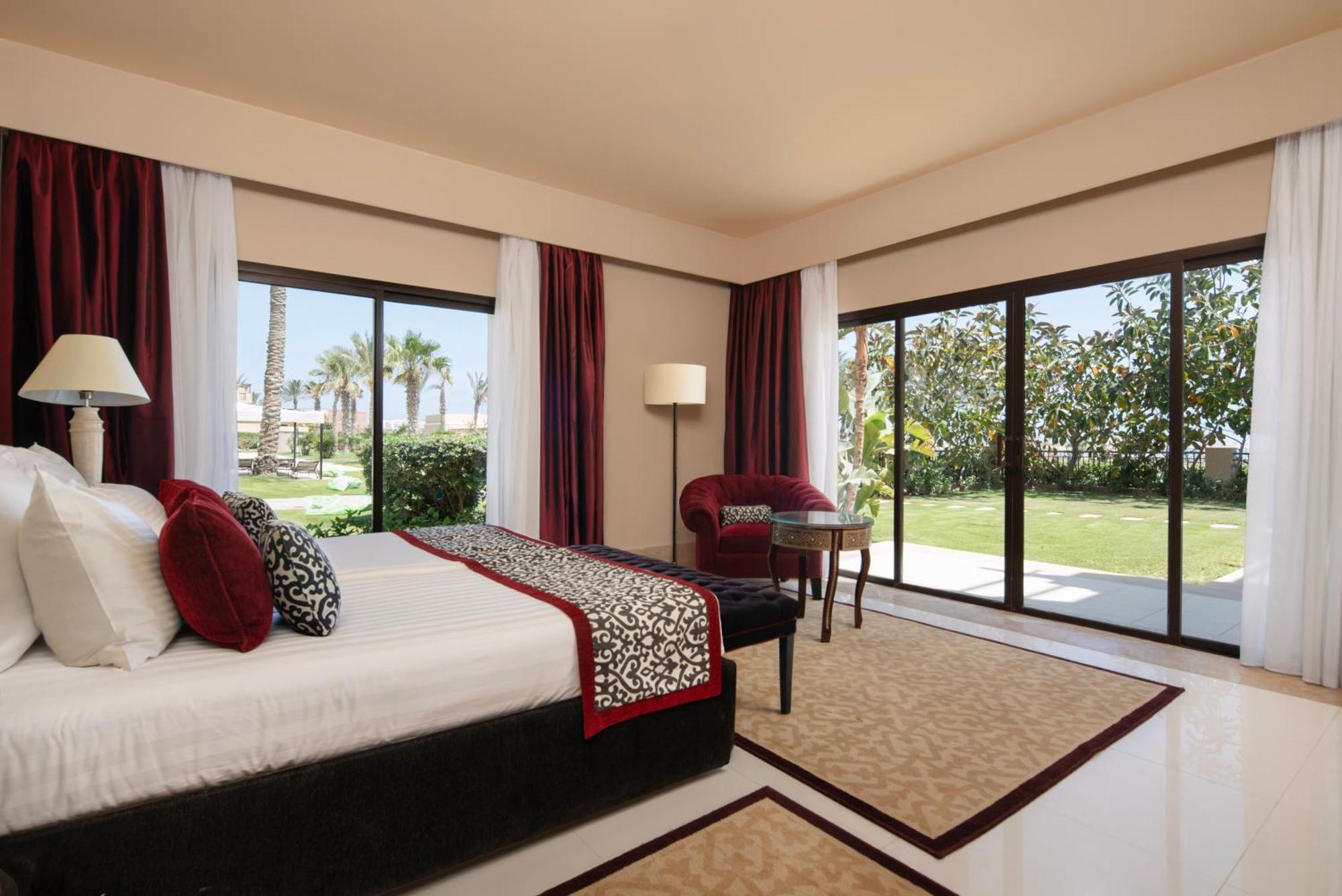 Jaz Oriental, Almaza Bay 5*