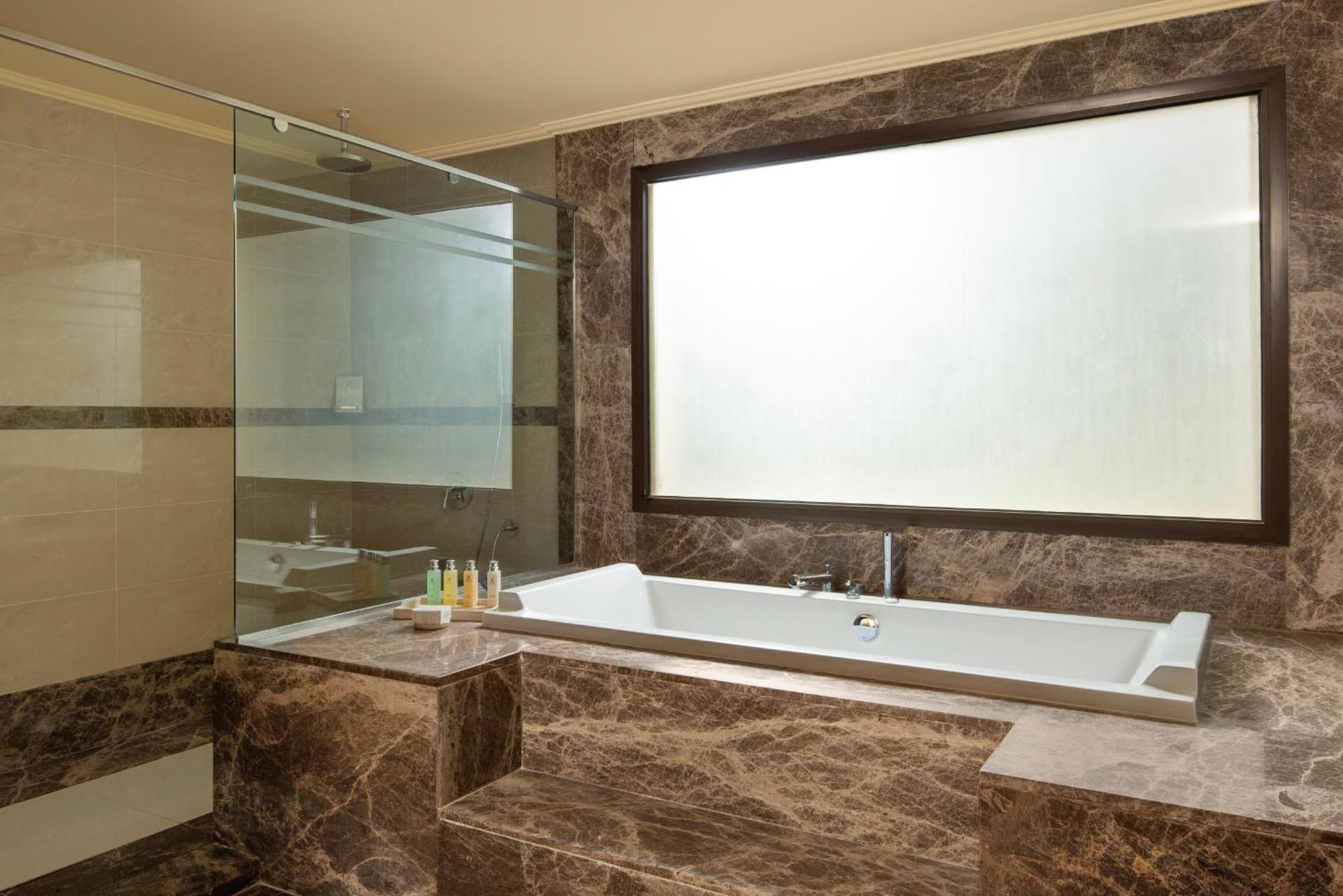 Jaz Oriental, Almaza Bay 5*