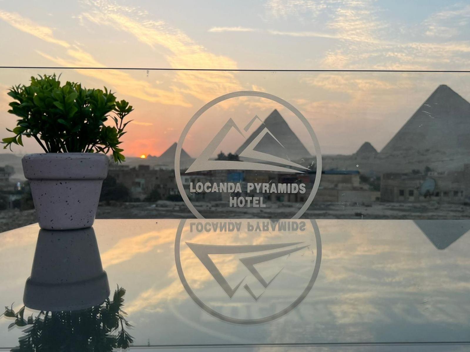 Pyramids 3*