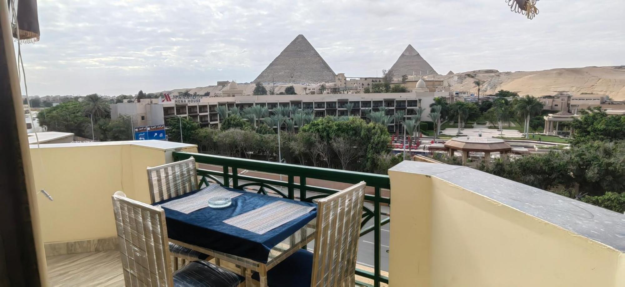 Regency Pyramids 4* Kafret el-Gabal